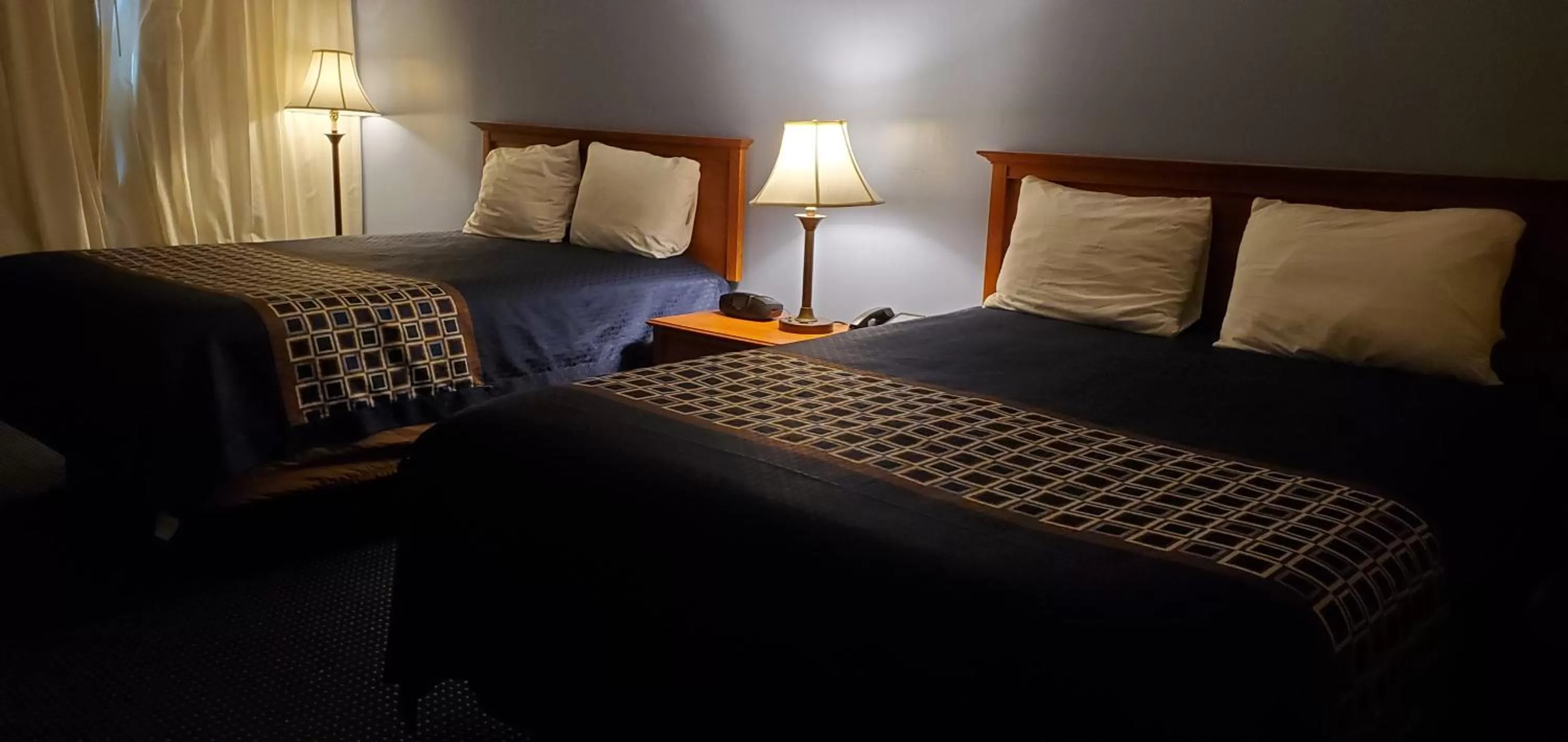 Bedroom, Bed in VICTORIAN INN