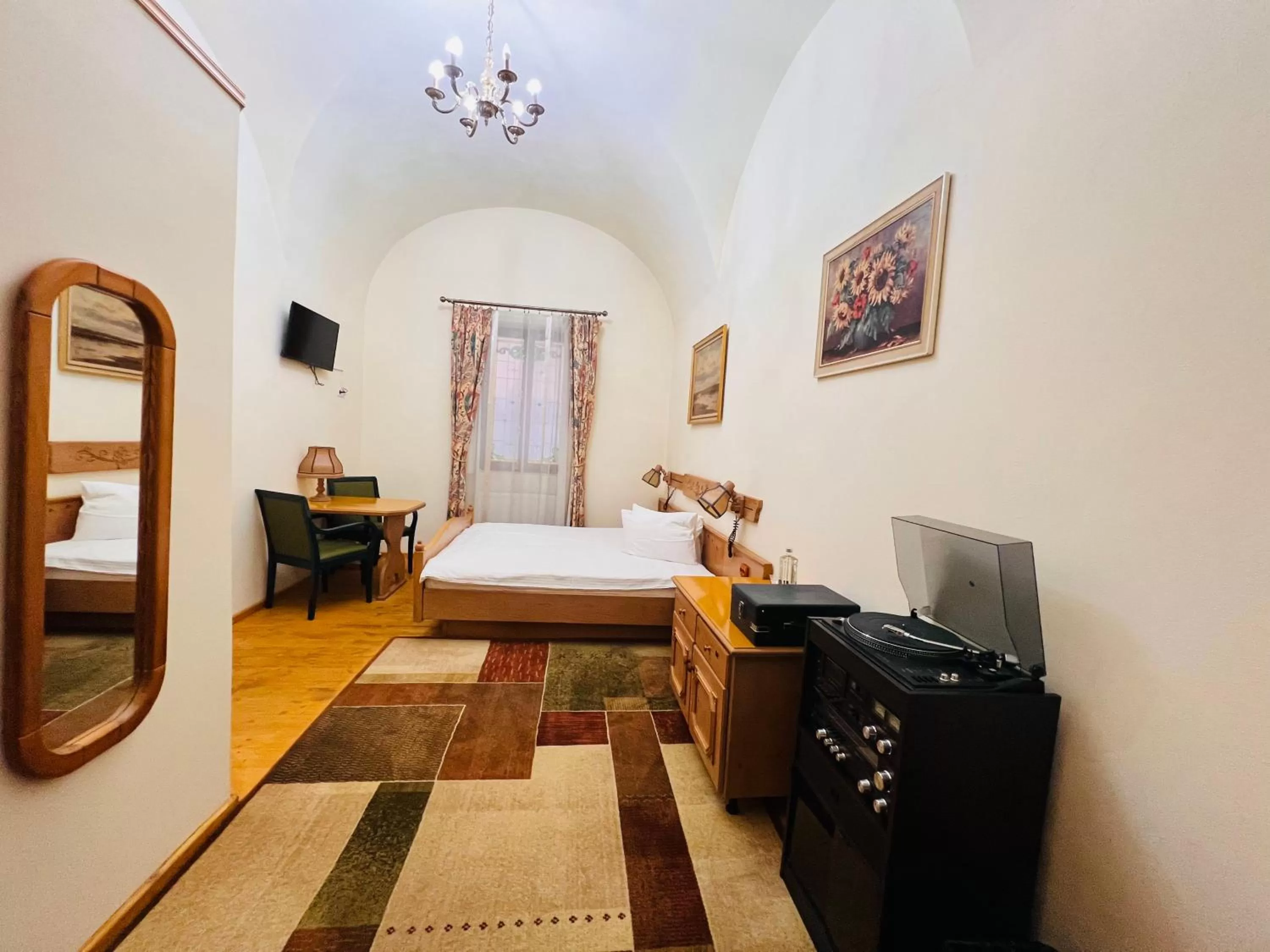 Photo of the whole room in Armenopolis - Adults Only