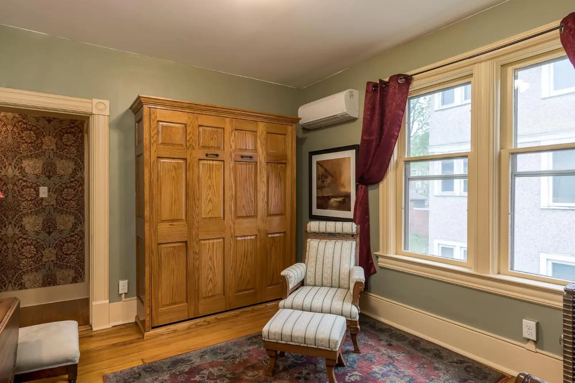 Superior King Room in Moulin Rouge House Bed and Breakfast Superior King Room in Moulin Rouge House Bed and Breakfast