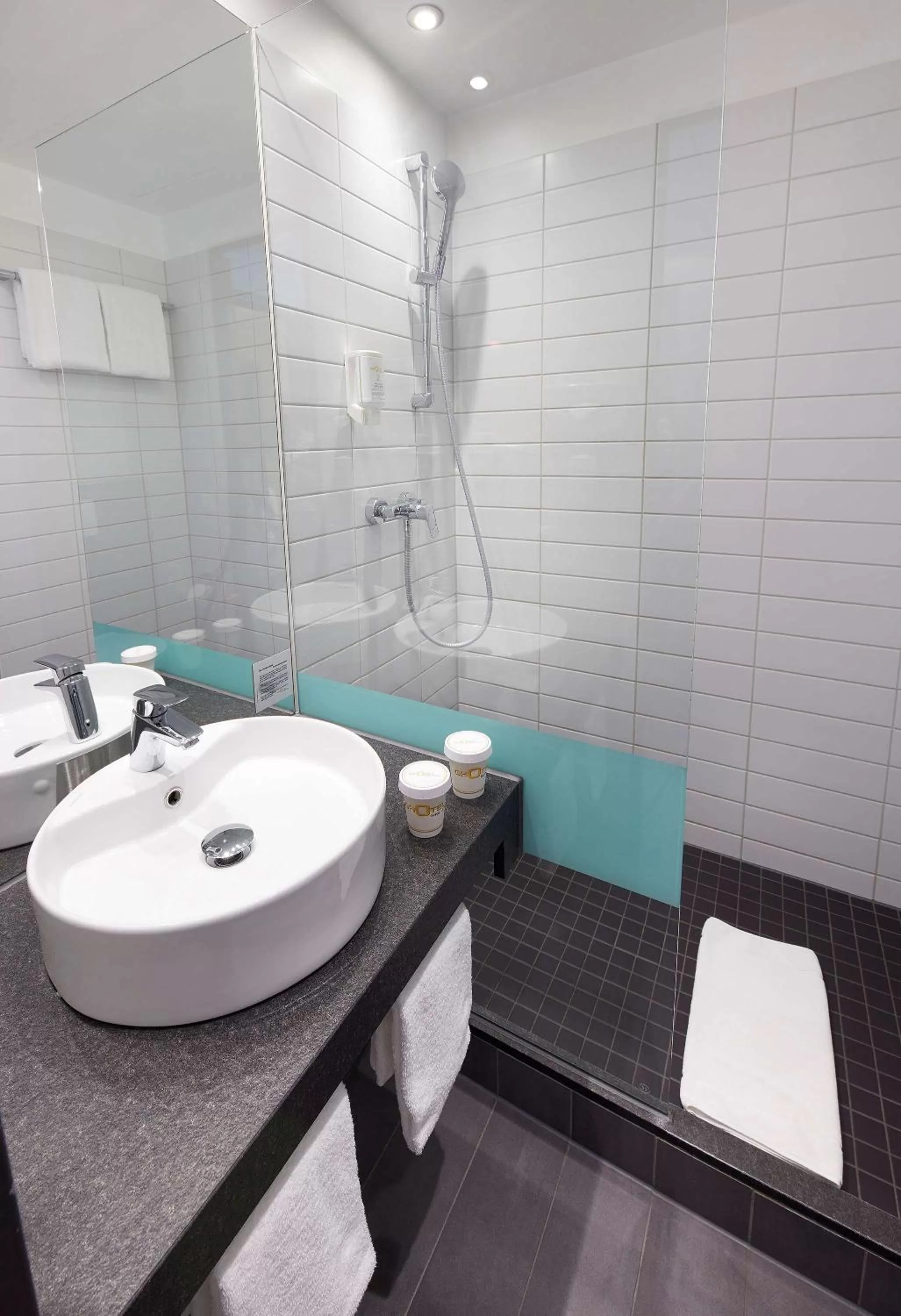 Bathroom in GHOTEL hotel & living Koblenz