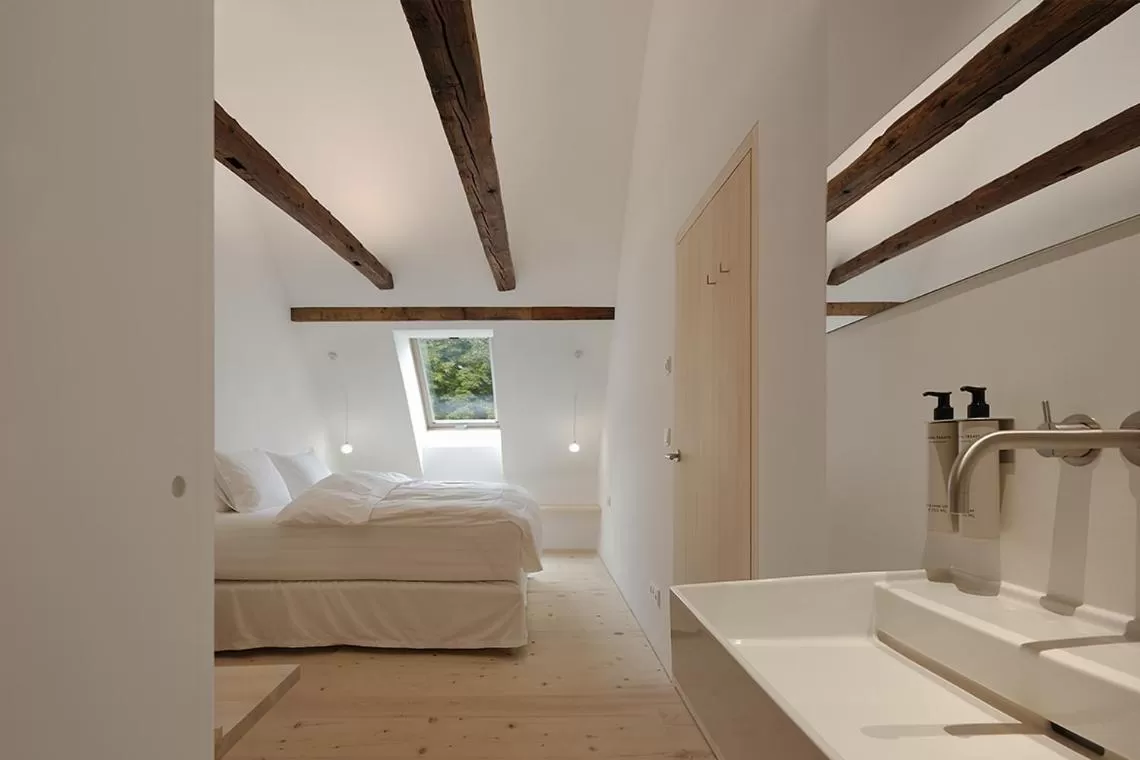 Photo of the whole room, Bed in BAR10ZIMMER