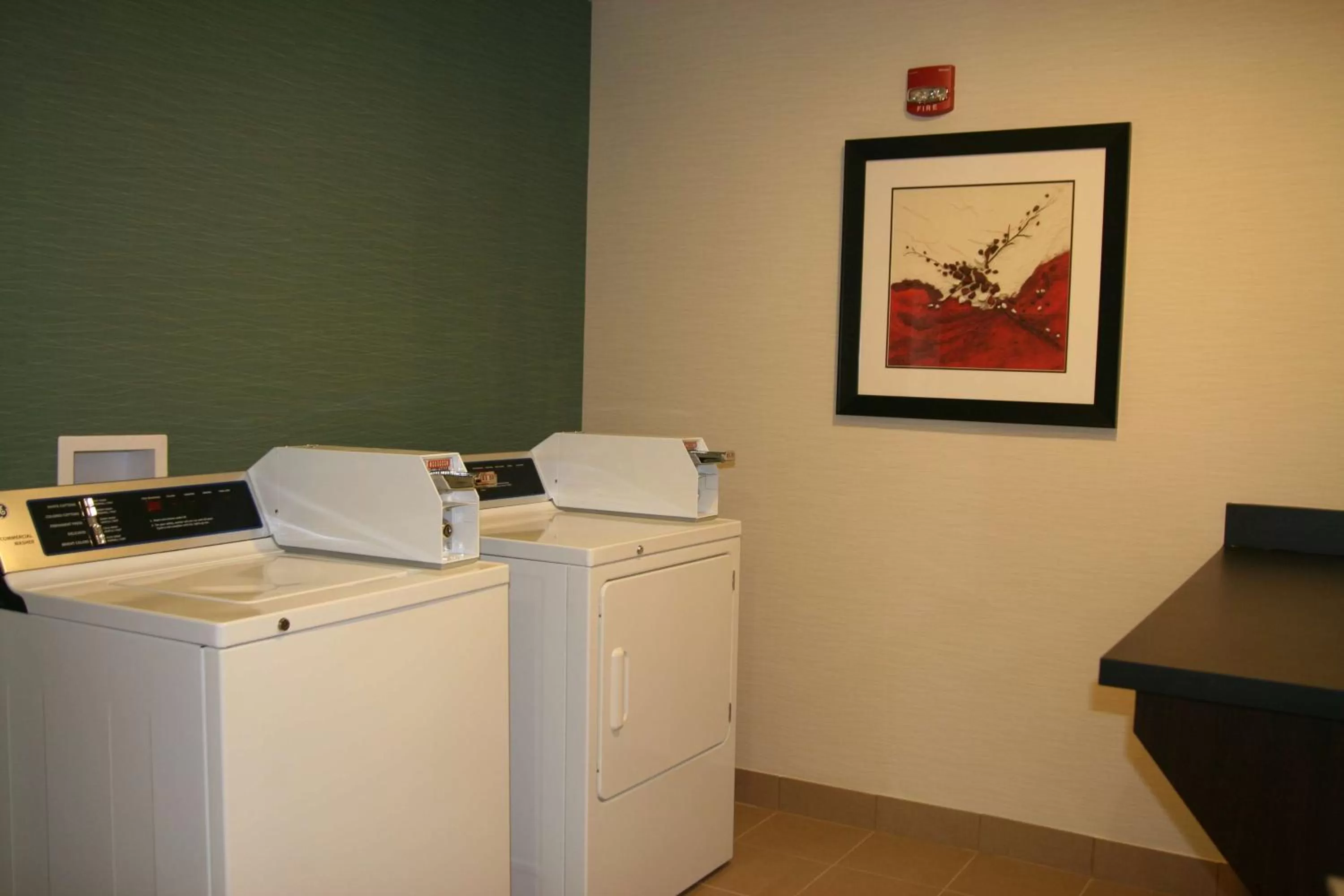 Property building in Hampton Inn New Albany