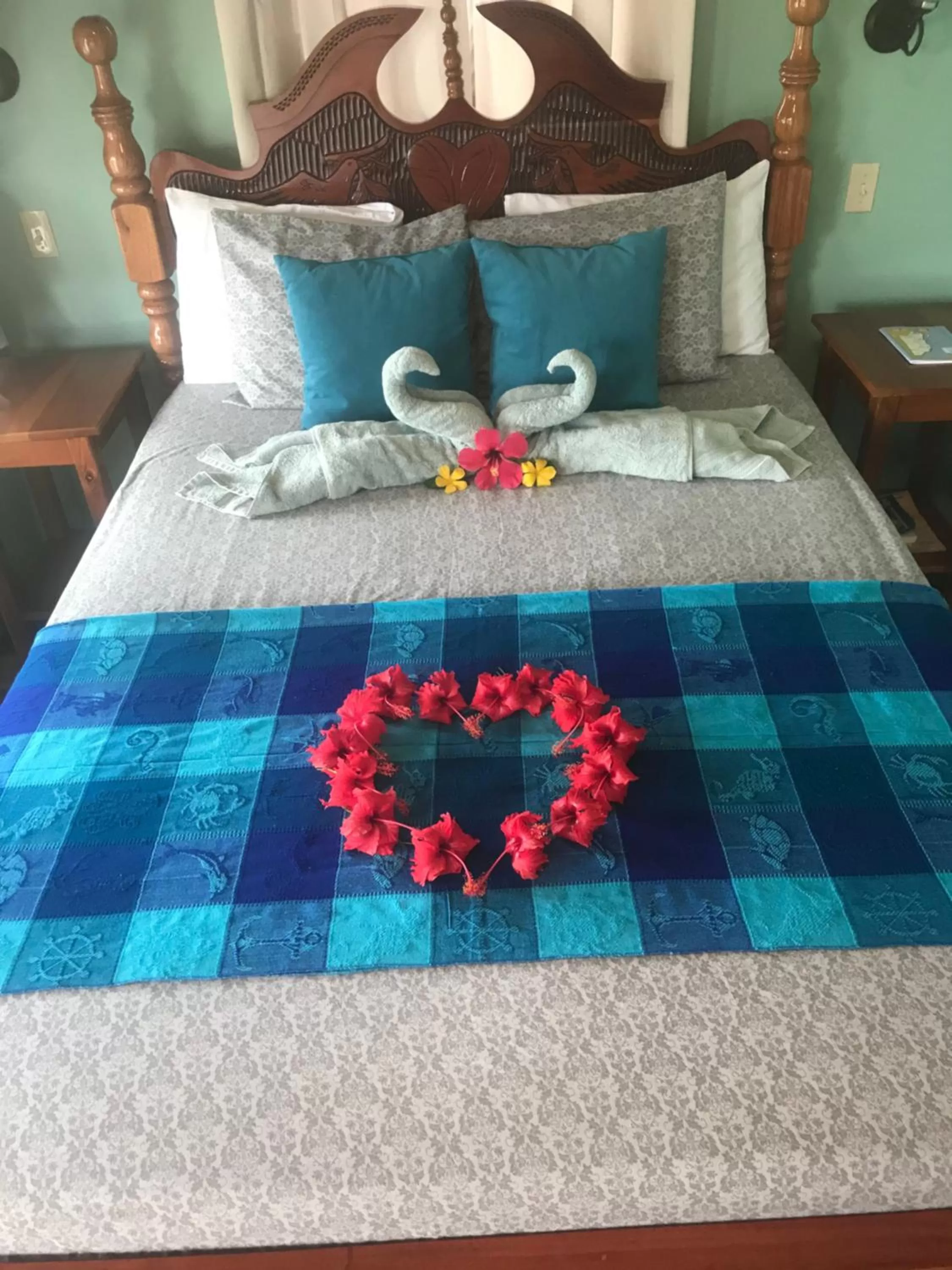 Bedroom, Bed in Tilt-Ta-Dock Resort Belize