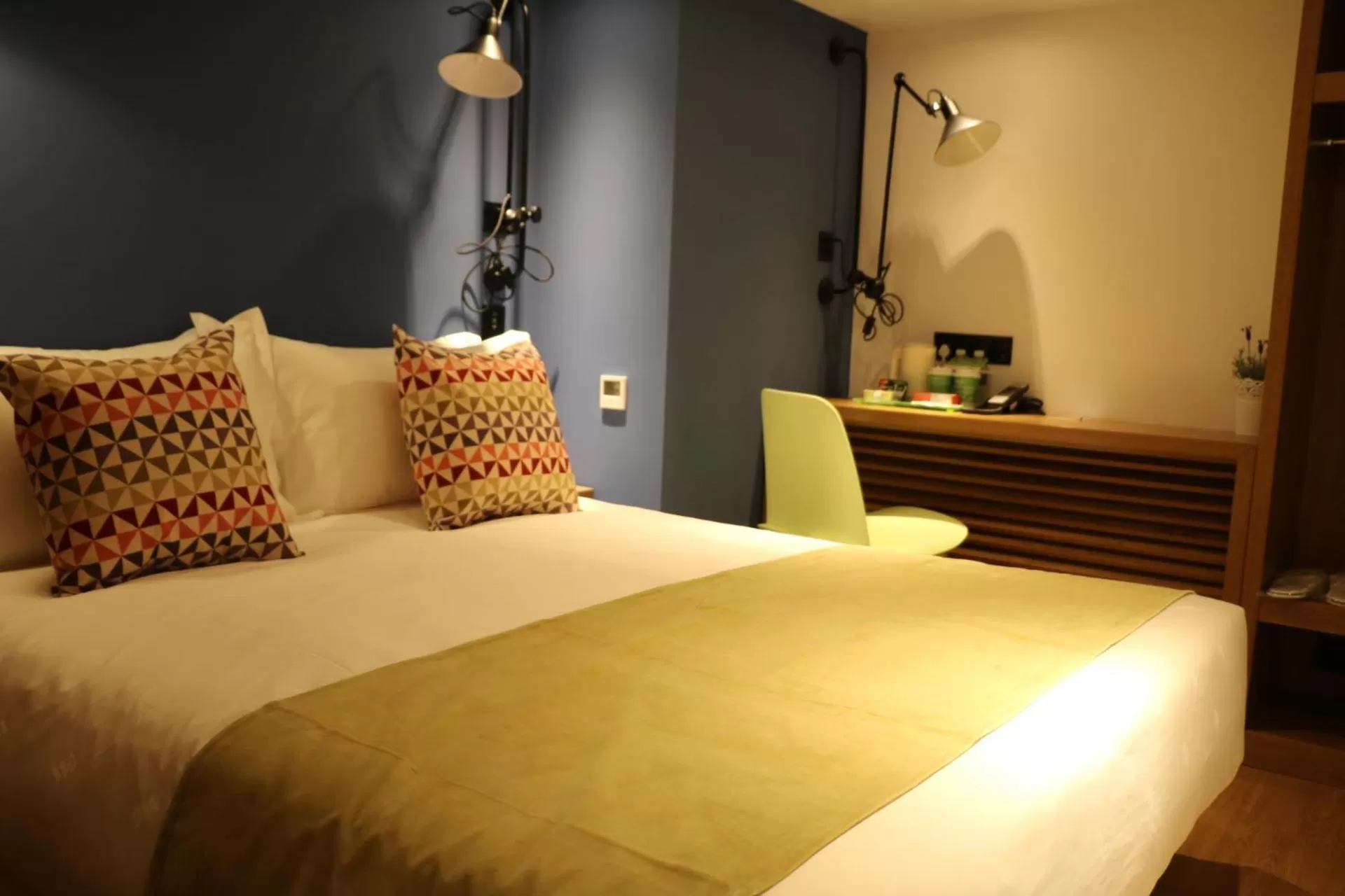 bunk bed in Campanile Hotel - Shanghai Jing'an Temple