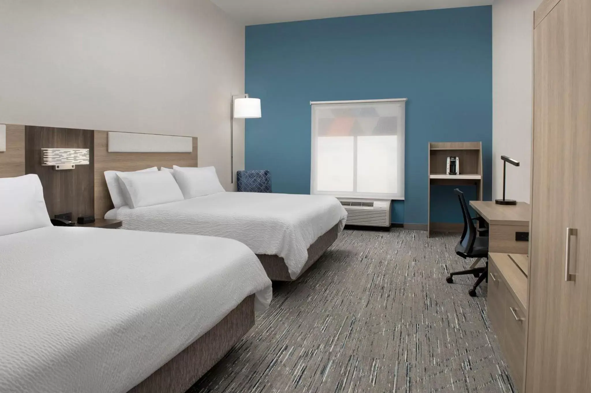 Deluxe Suite in Holiday Inn Express & Suites Knoxville-Clinton by IHG Deluxe Suite in Holiday Inn Express & Suites Knoxville-Clinton by IHG