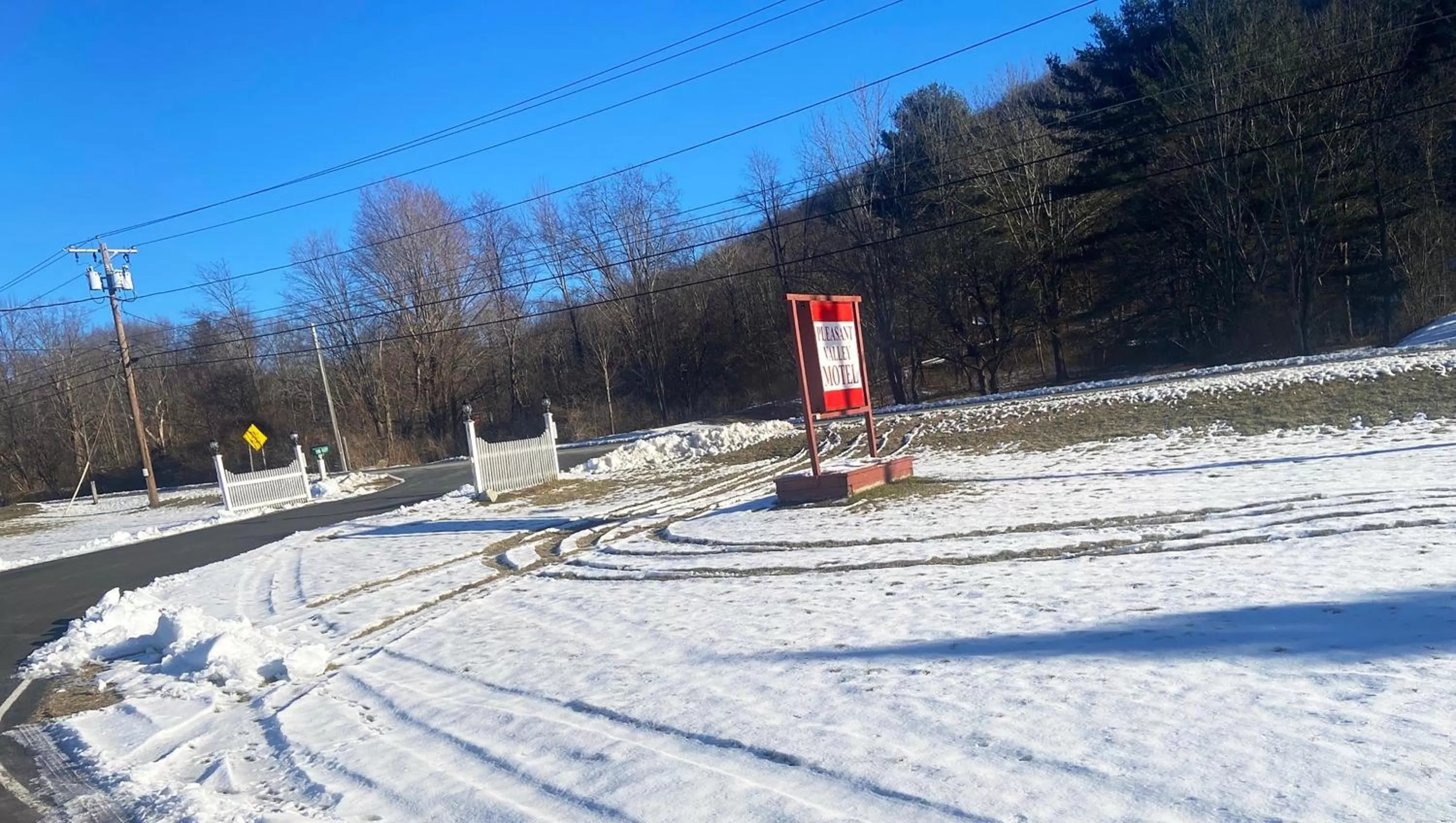 Property building in Pleasant Valley Motel West Stockbridge