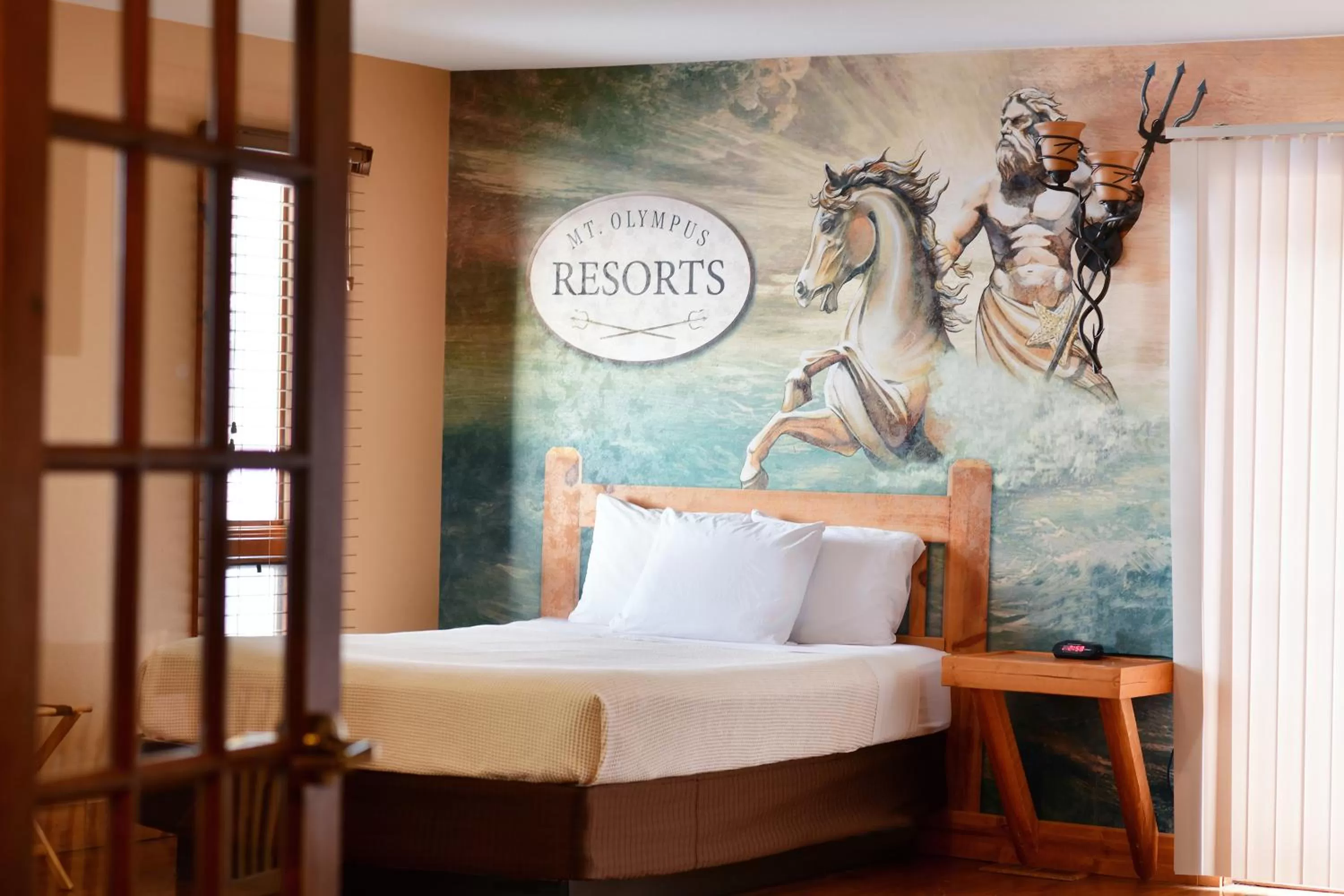 Bedroom, Bed in MT. OLYMPUS WATER PARK AND THEME PARK RESORT