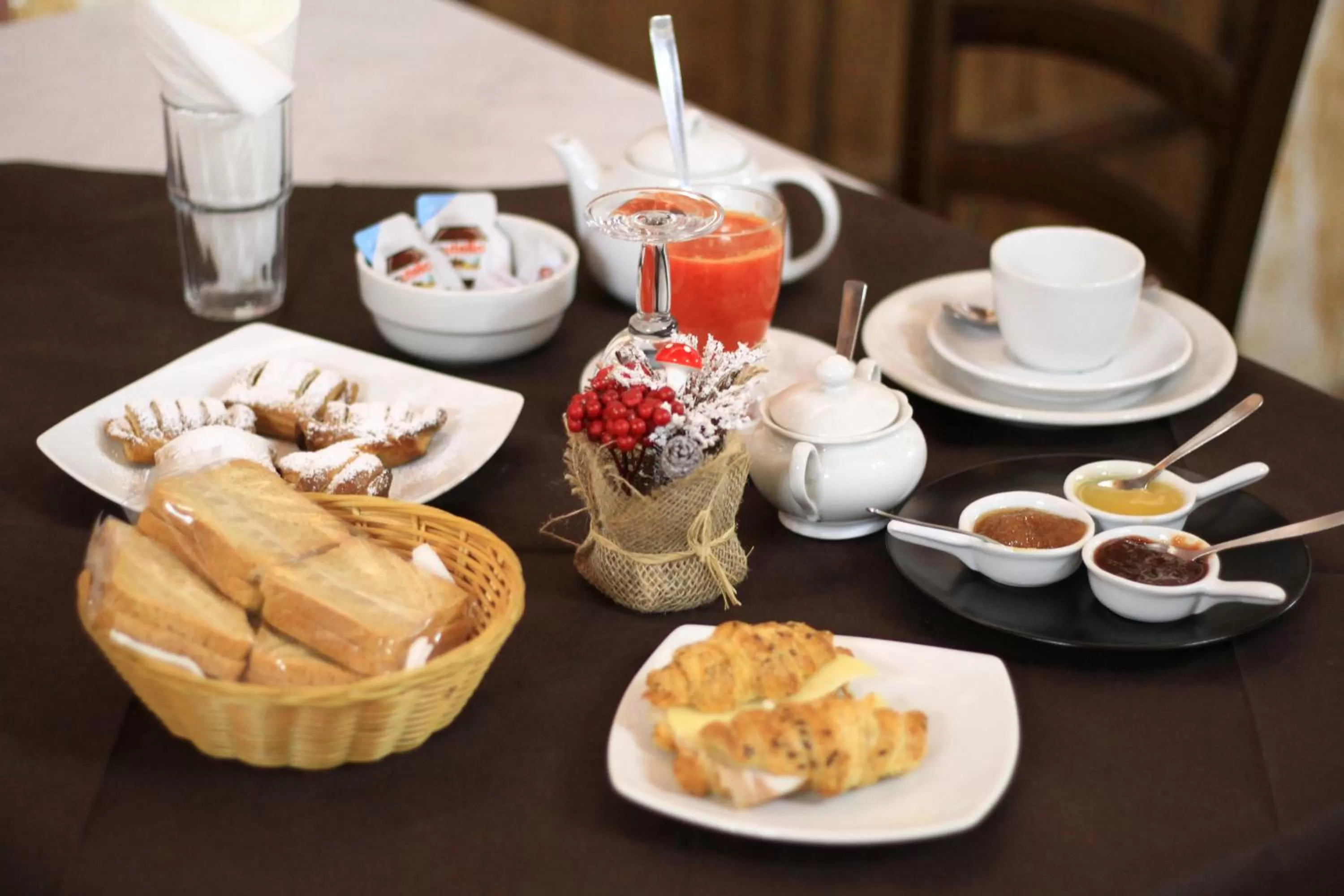 Food and drinks in Oasi del Lago