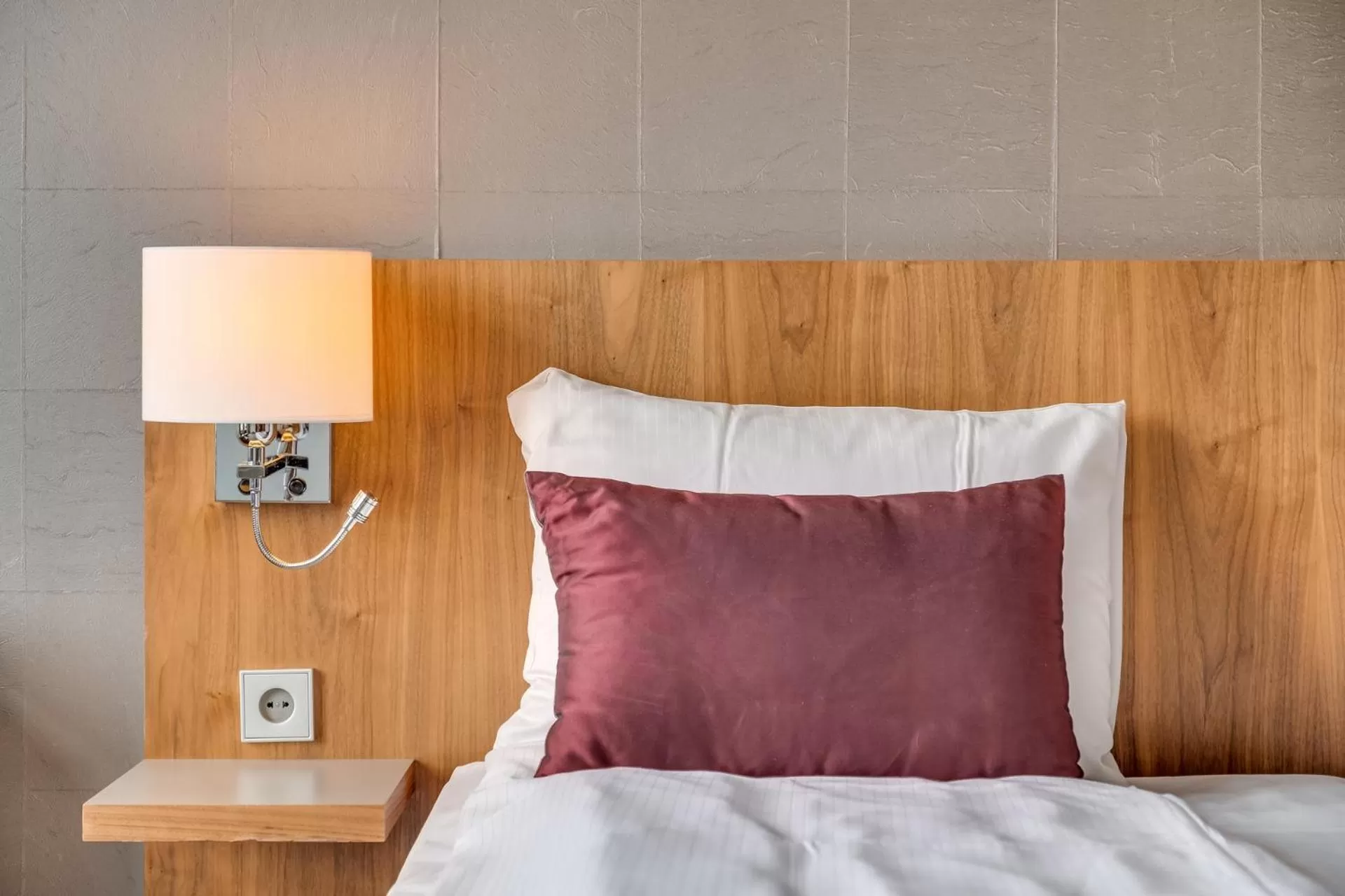 Bed in Quality Hotel Residence