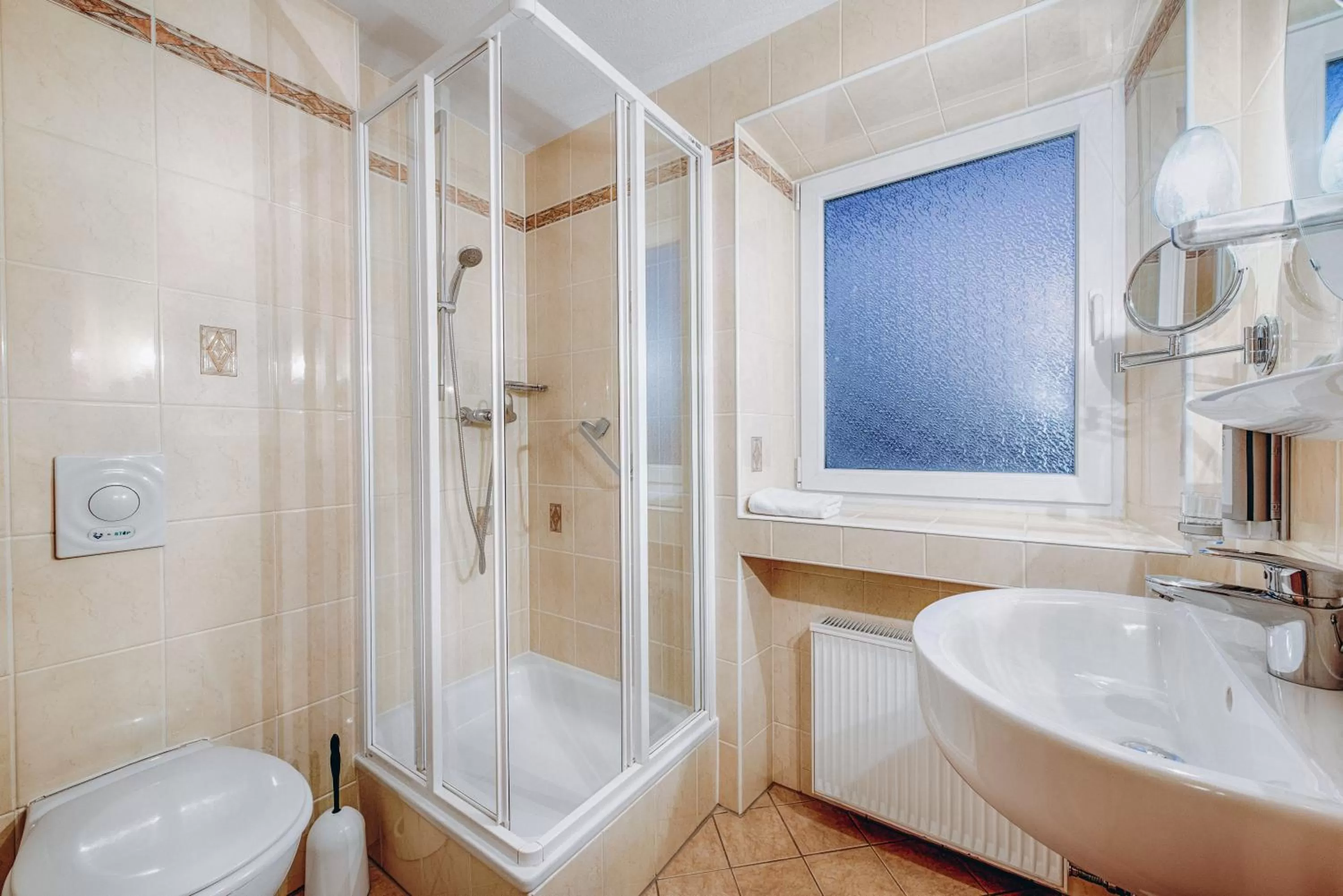 Bathroom in Weidegg - Hotel Garni