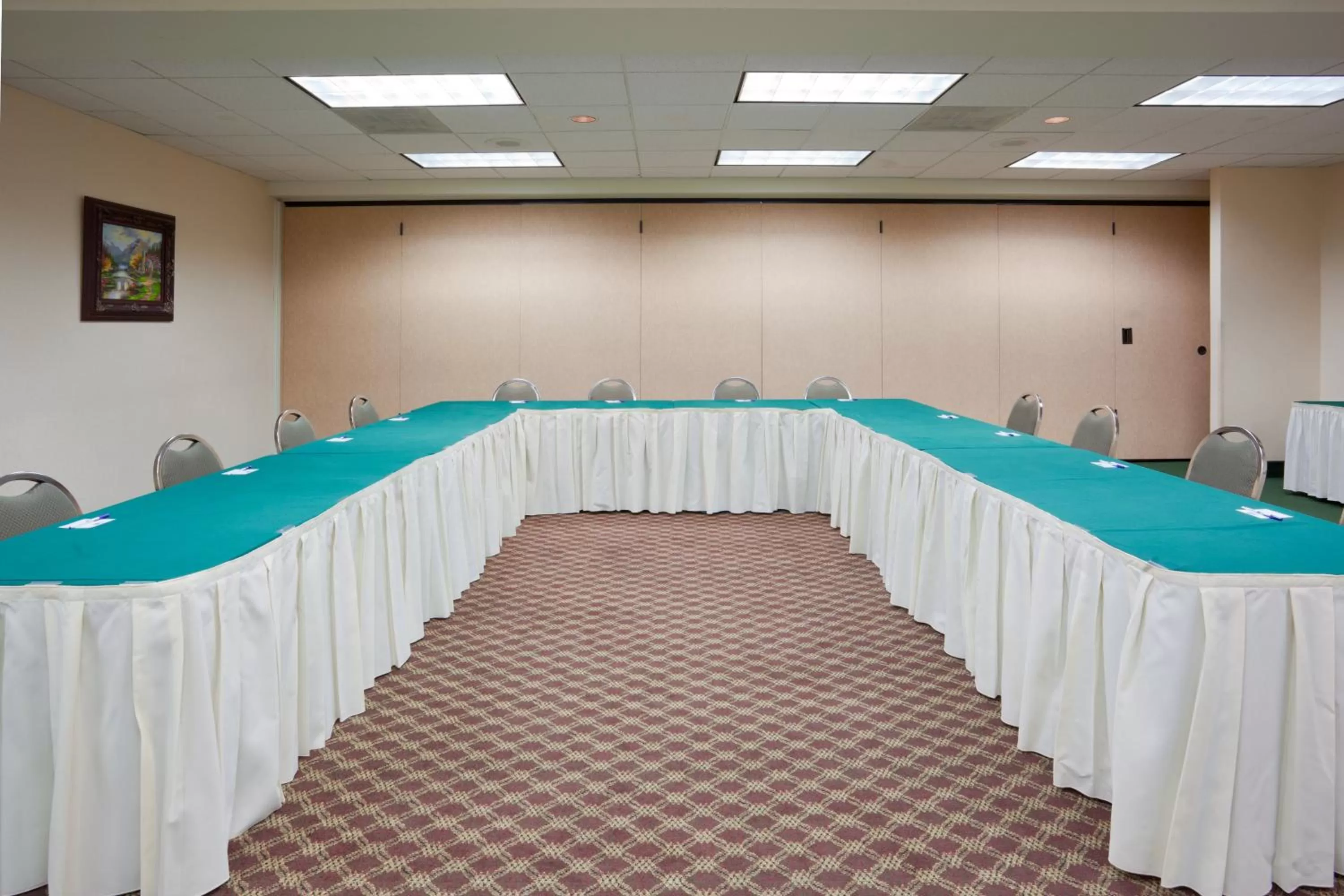 Meeting/conference room in Holiday Inn Express & Suites Tracy by IHG