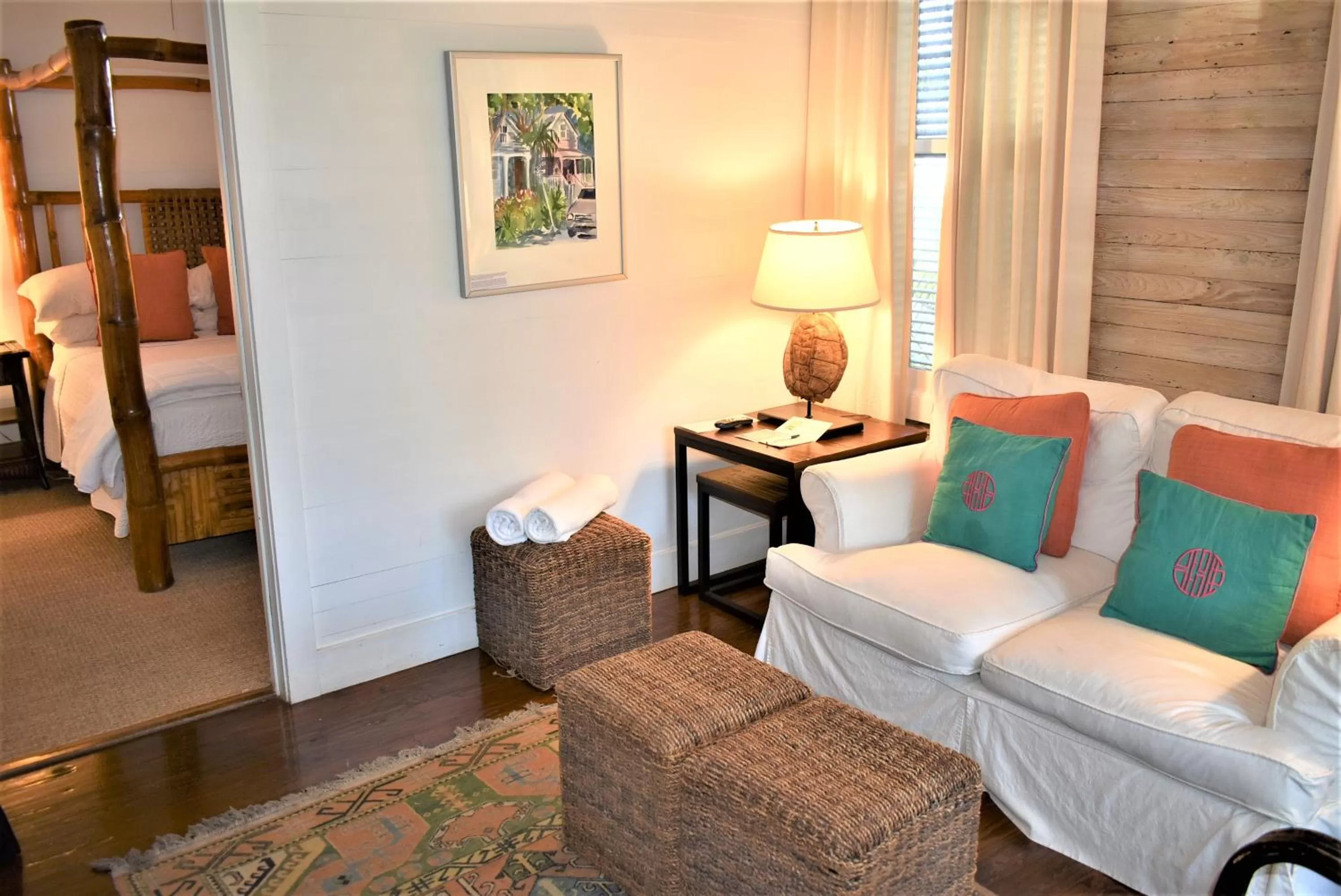 Bed in Simonton Court Historic Inn & Cottages