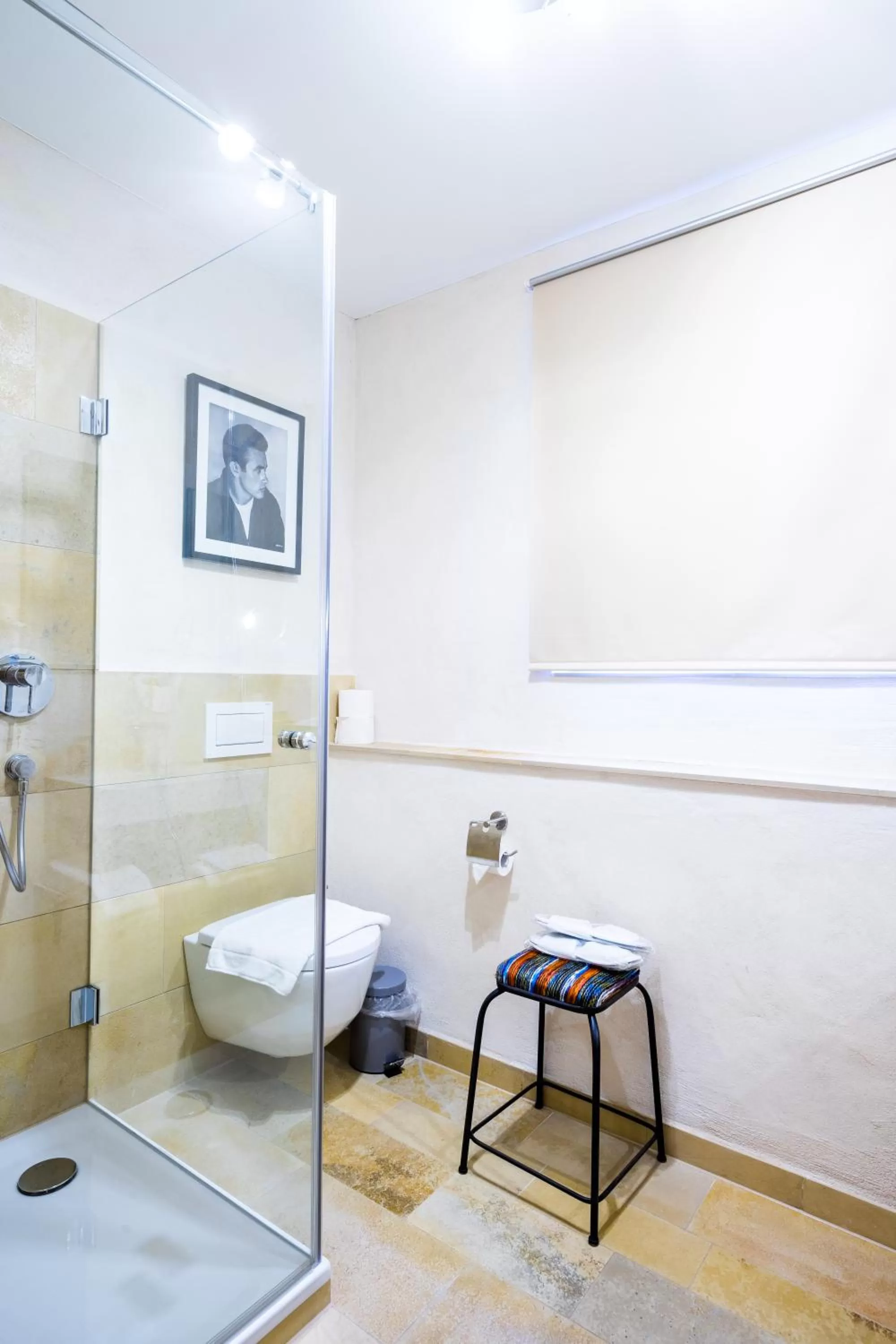 Toilet in Hotel Rote19