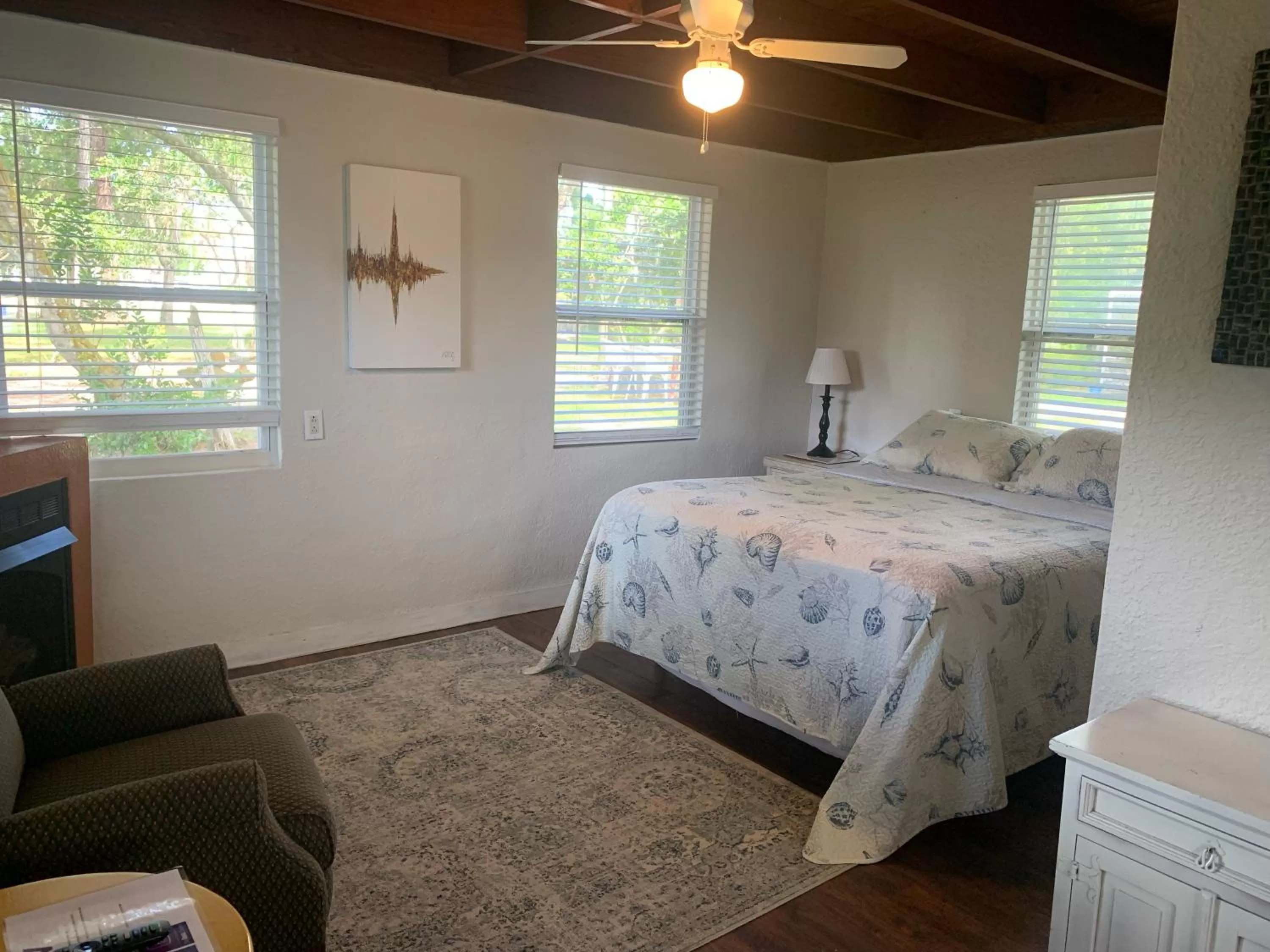 Bed in Nature Coast Inn & Cottages