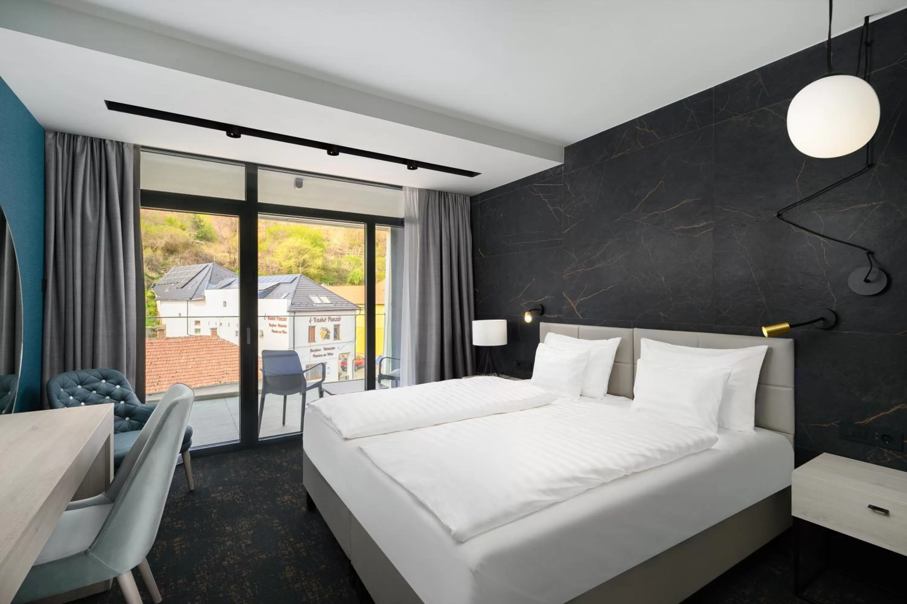 View (from property/room), Bed in Mercure Tokaj Center