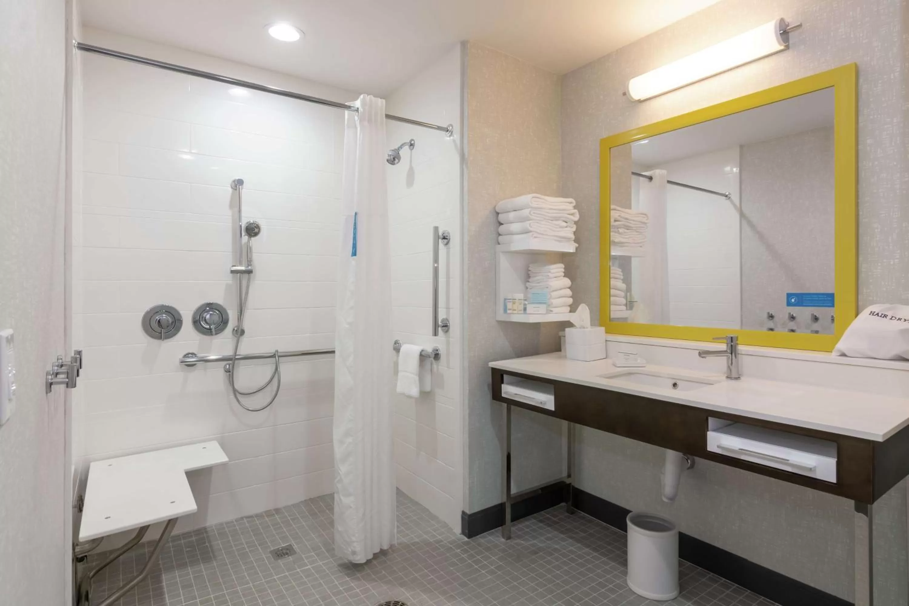 Bathroom in Hampton Inn & Suites Dallas East