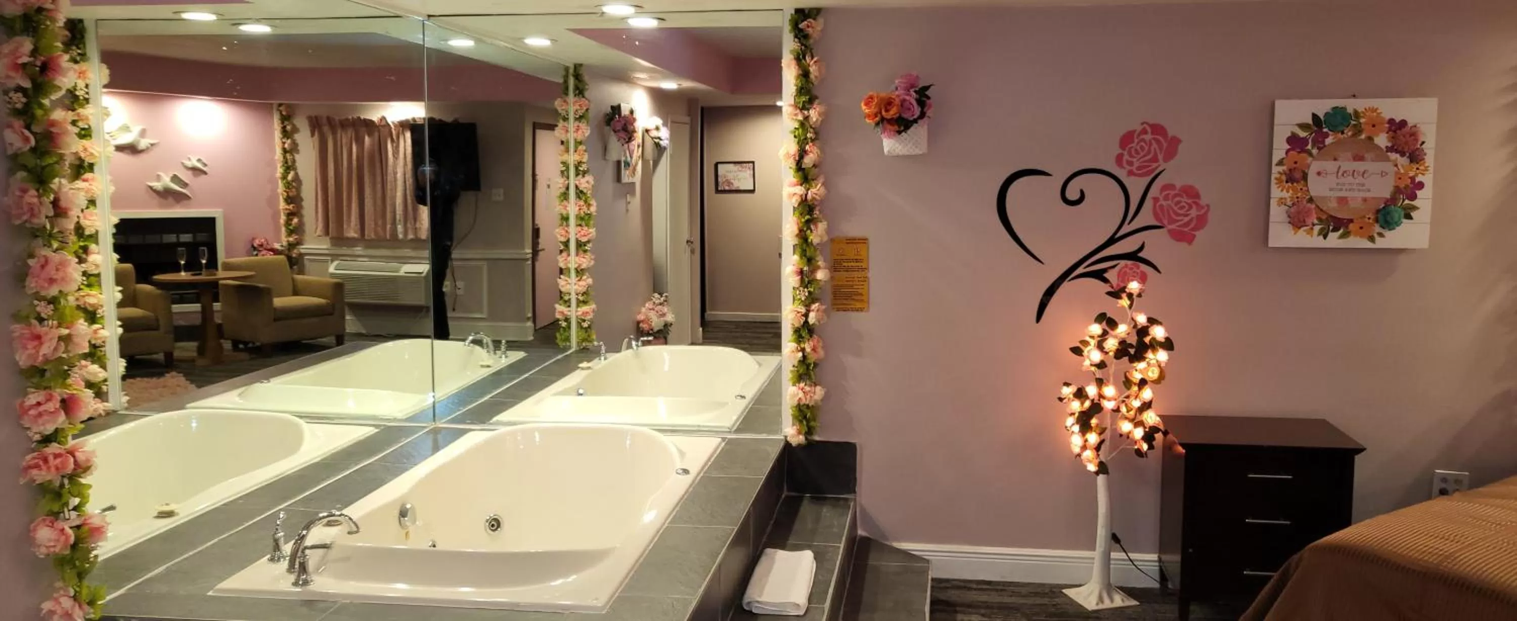 Hot Tub in Inn of the Dove Harrisburg-Hershey Romantic Suites