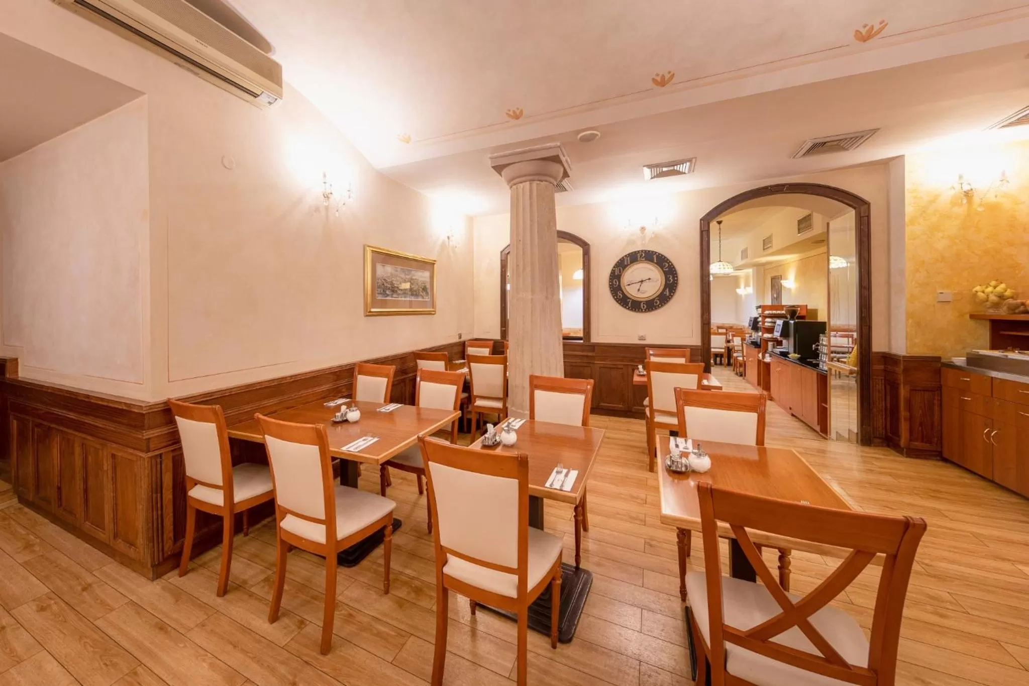 Restaurant/places to eat in Hotel Meteor Plaza Prague
