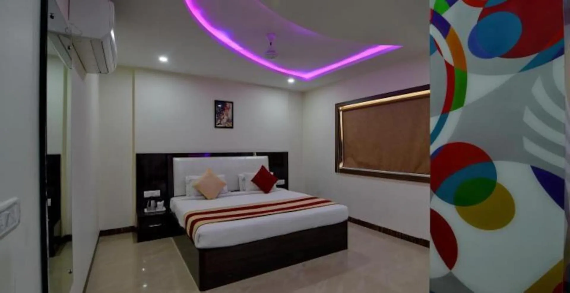 Bedroom, Bed in Hotel Karan Vilas