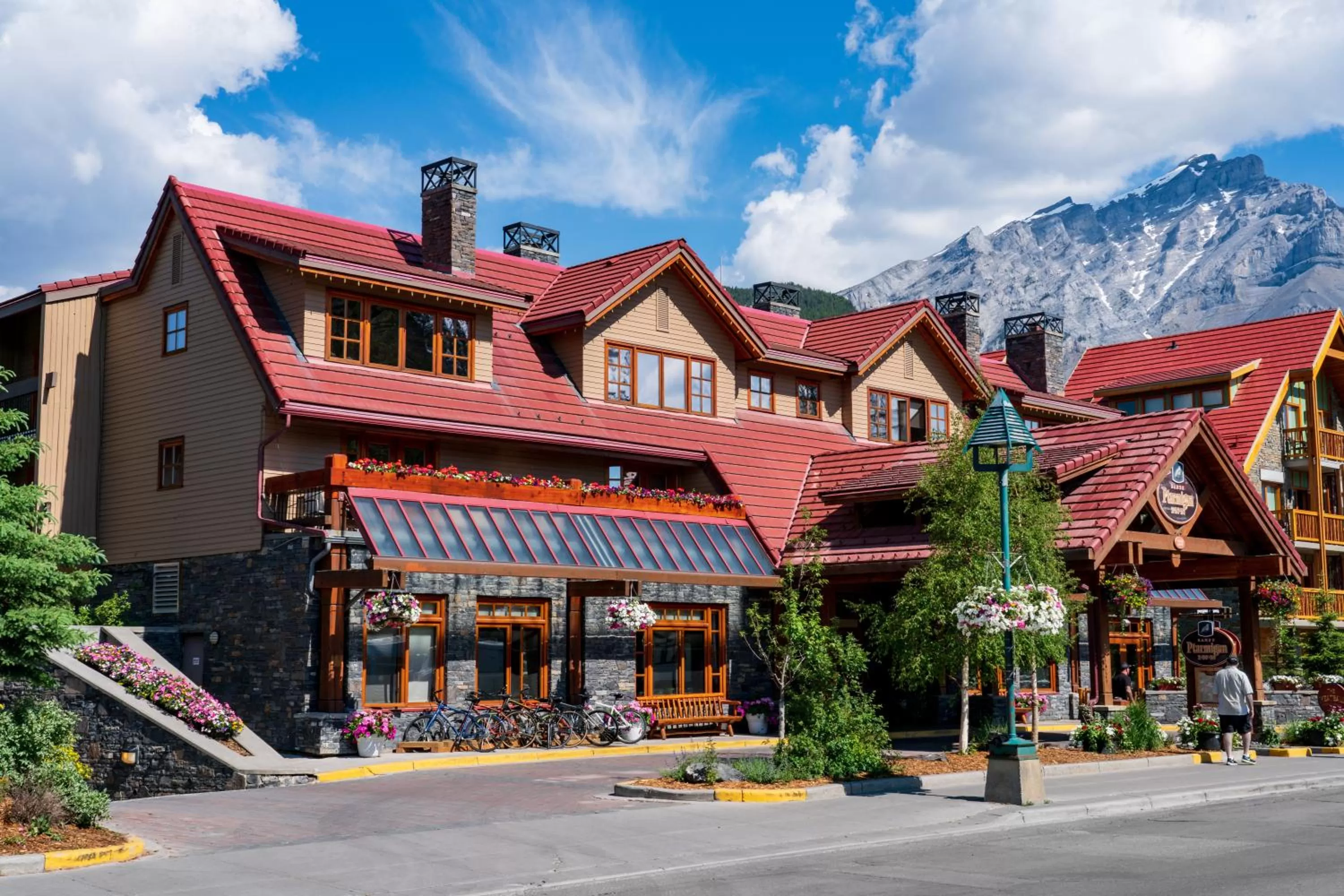 Property building in Banff Ptarmigan Inn