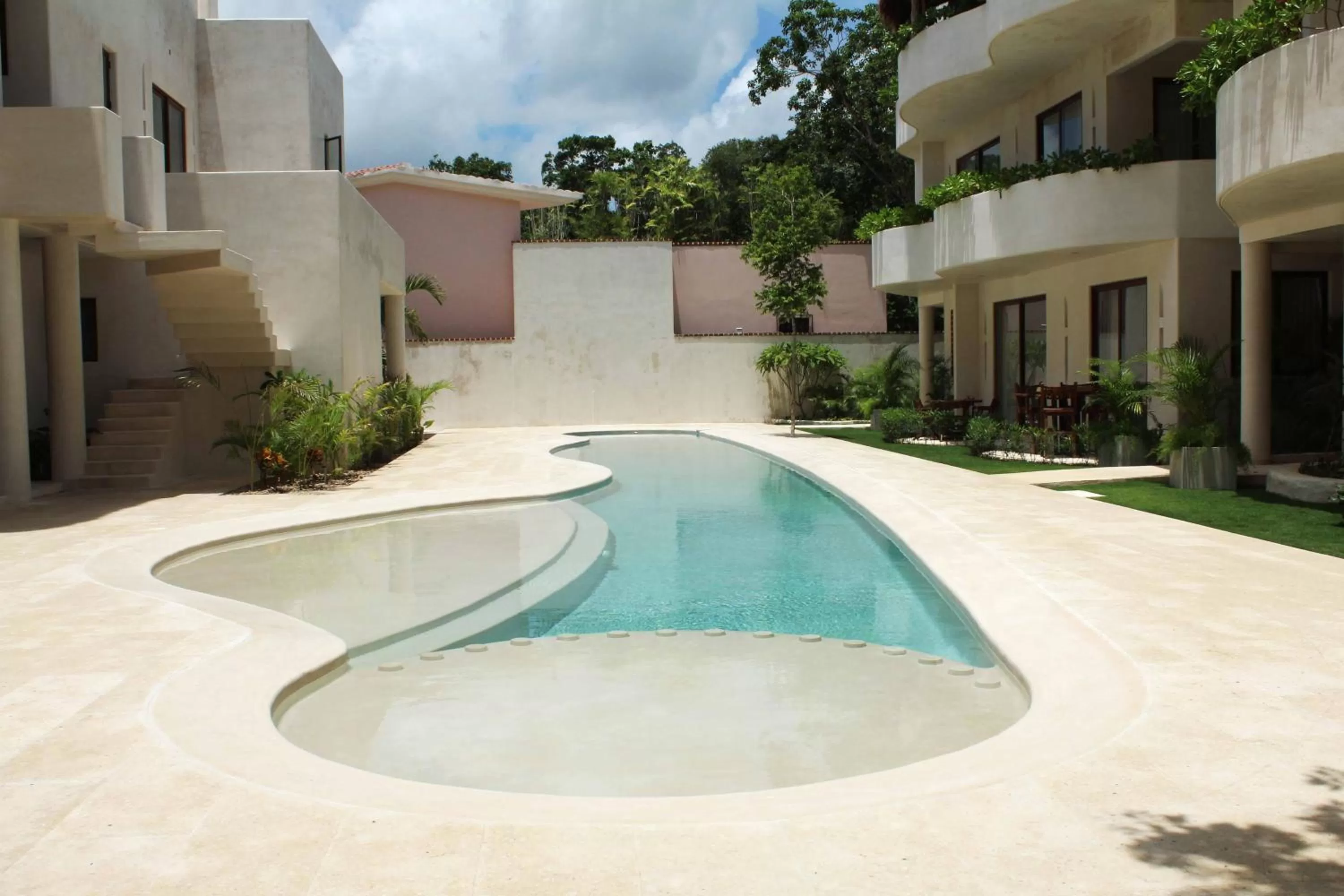 Swimming pool in Niwa Tulum