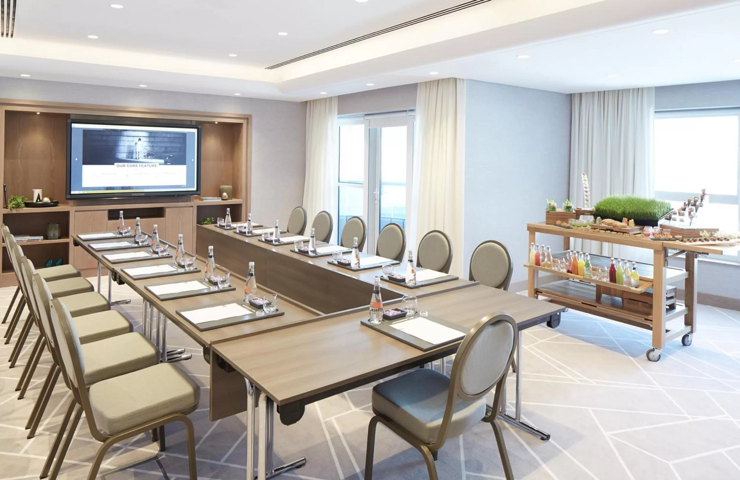 Business facilities in Naumi Hotel Dubai