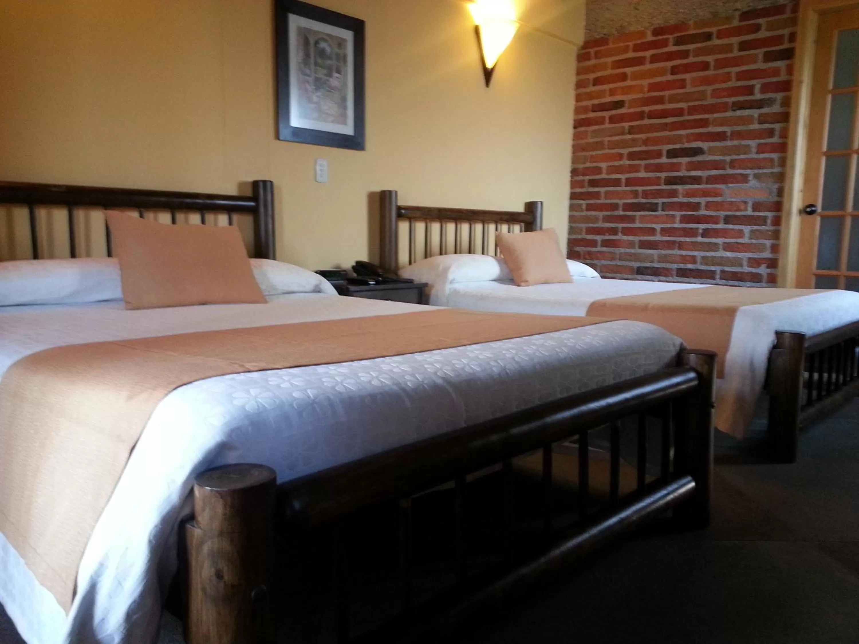 Bed in Matisses Hotel & Spa