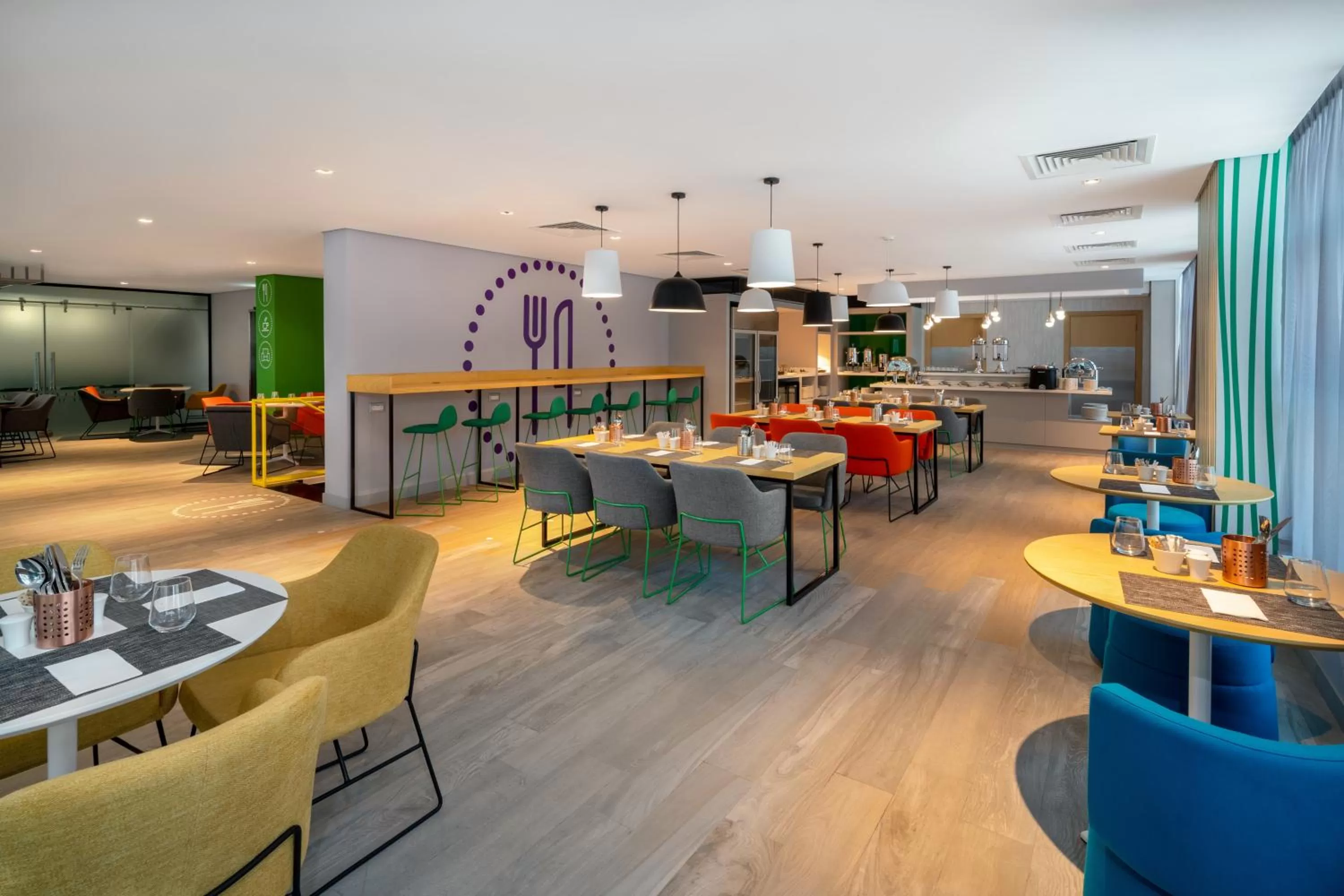 Restaurant/places to eat in Studio M Al Barsha Hotel by Millennium