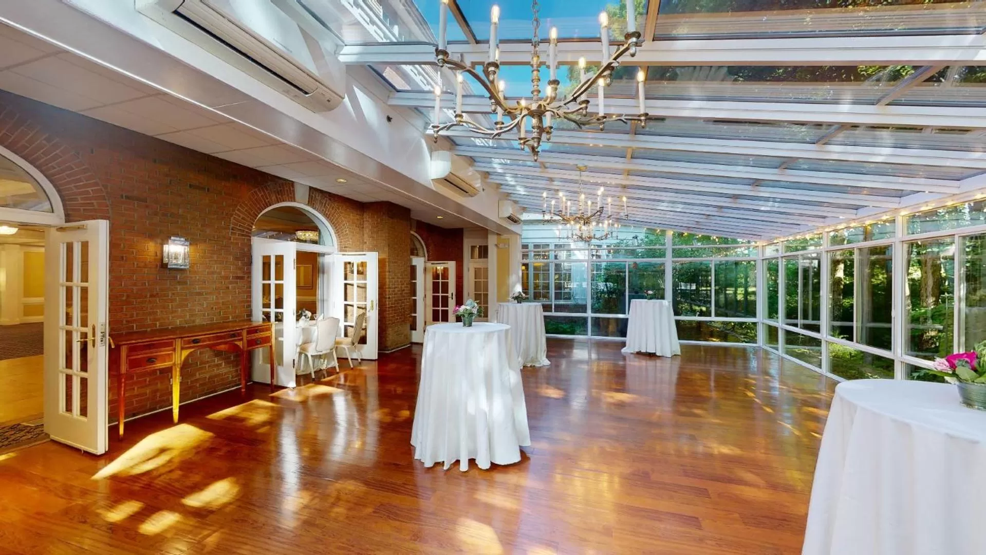 Banquet/Function facilities in Avon Old Farms Hotel