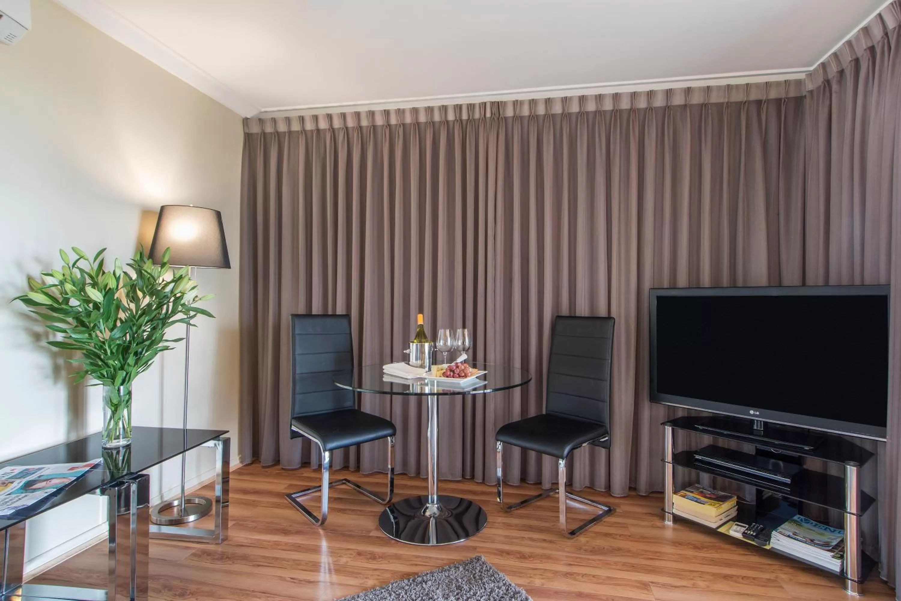 TV and multimedia in The Peninsula Riverside Serviced Apartments
