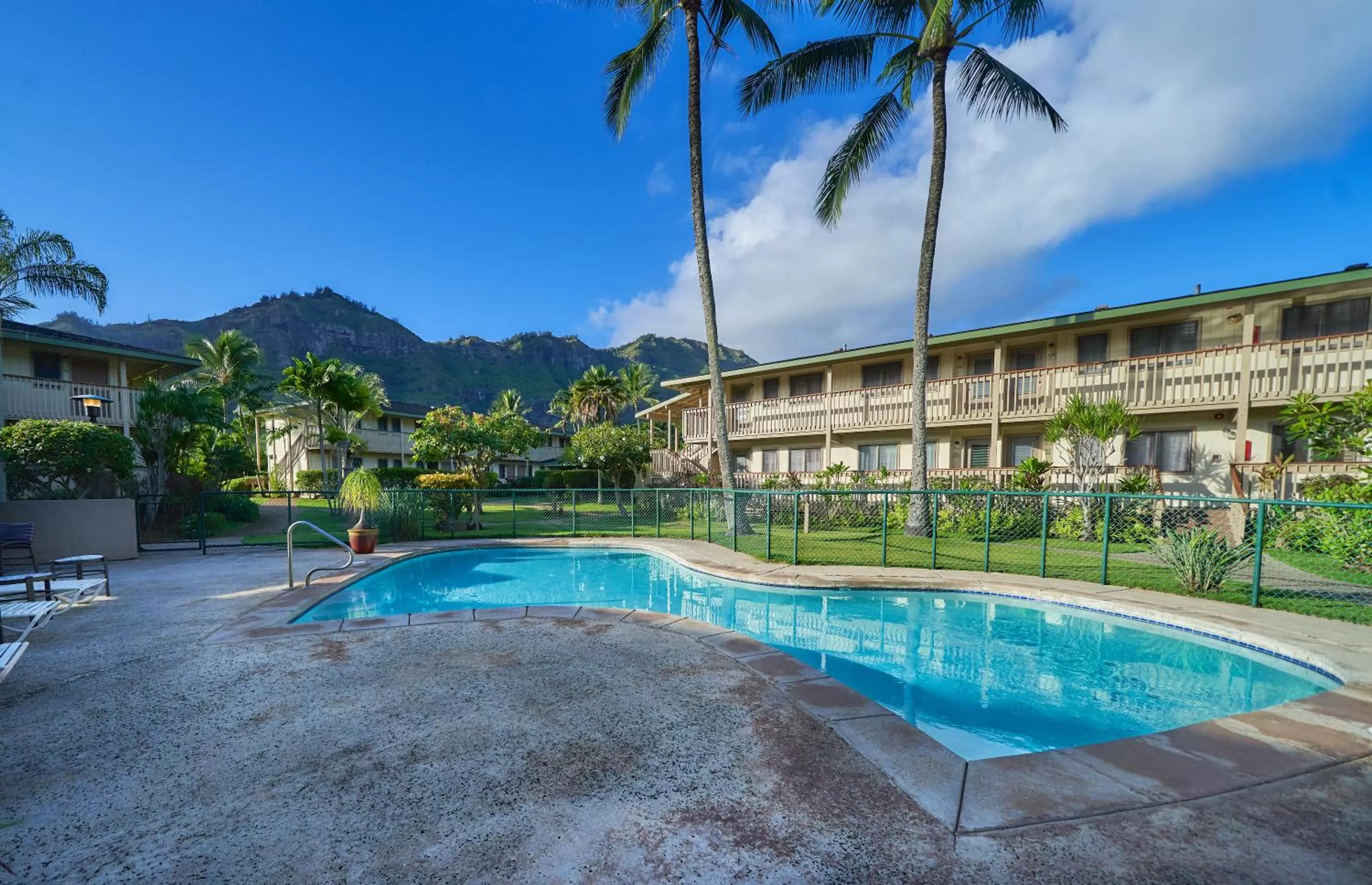 Swimming pool in The Kauai Inn
