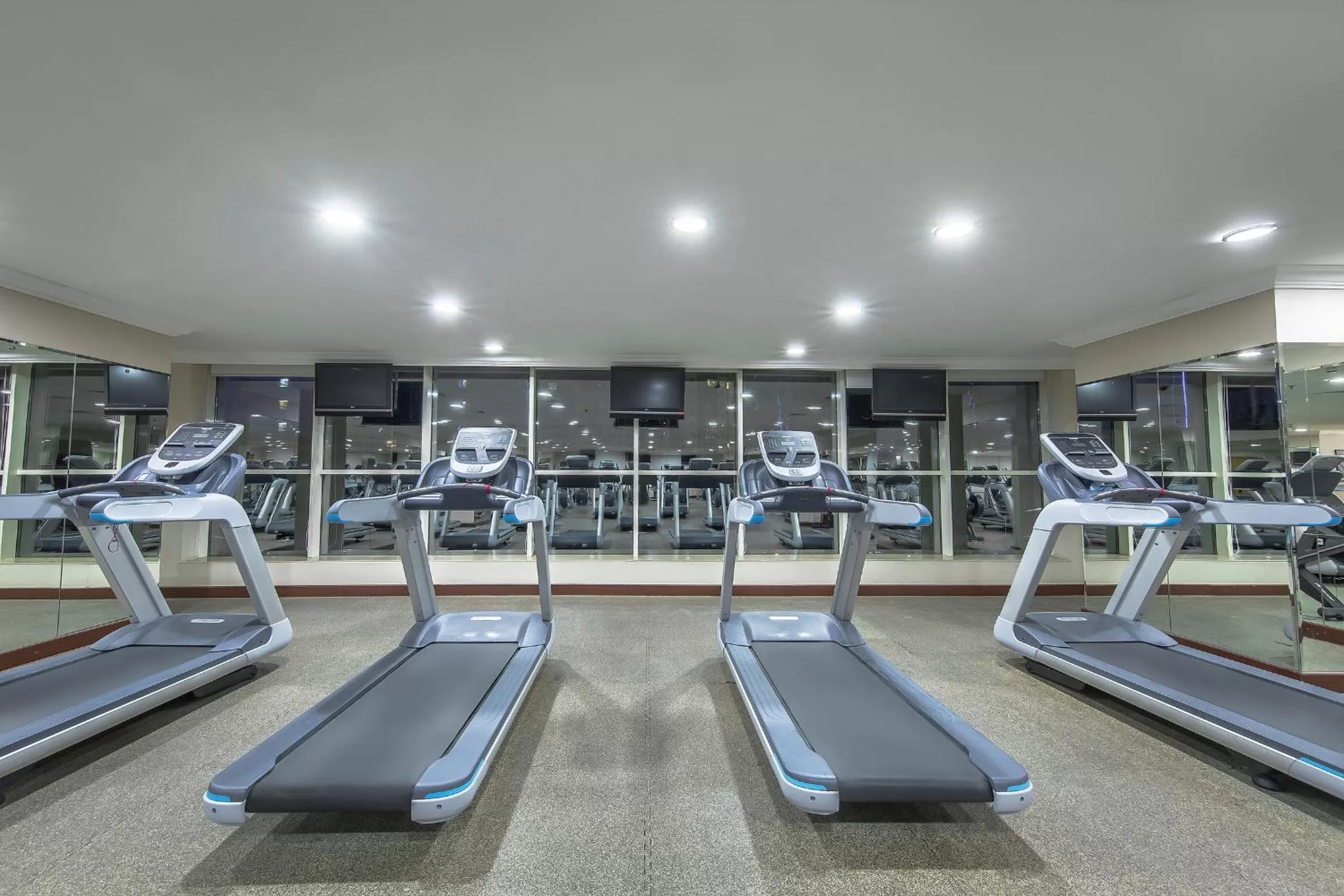 Fitness centre/facilities in Ezdan Hotel West Bay