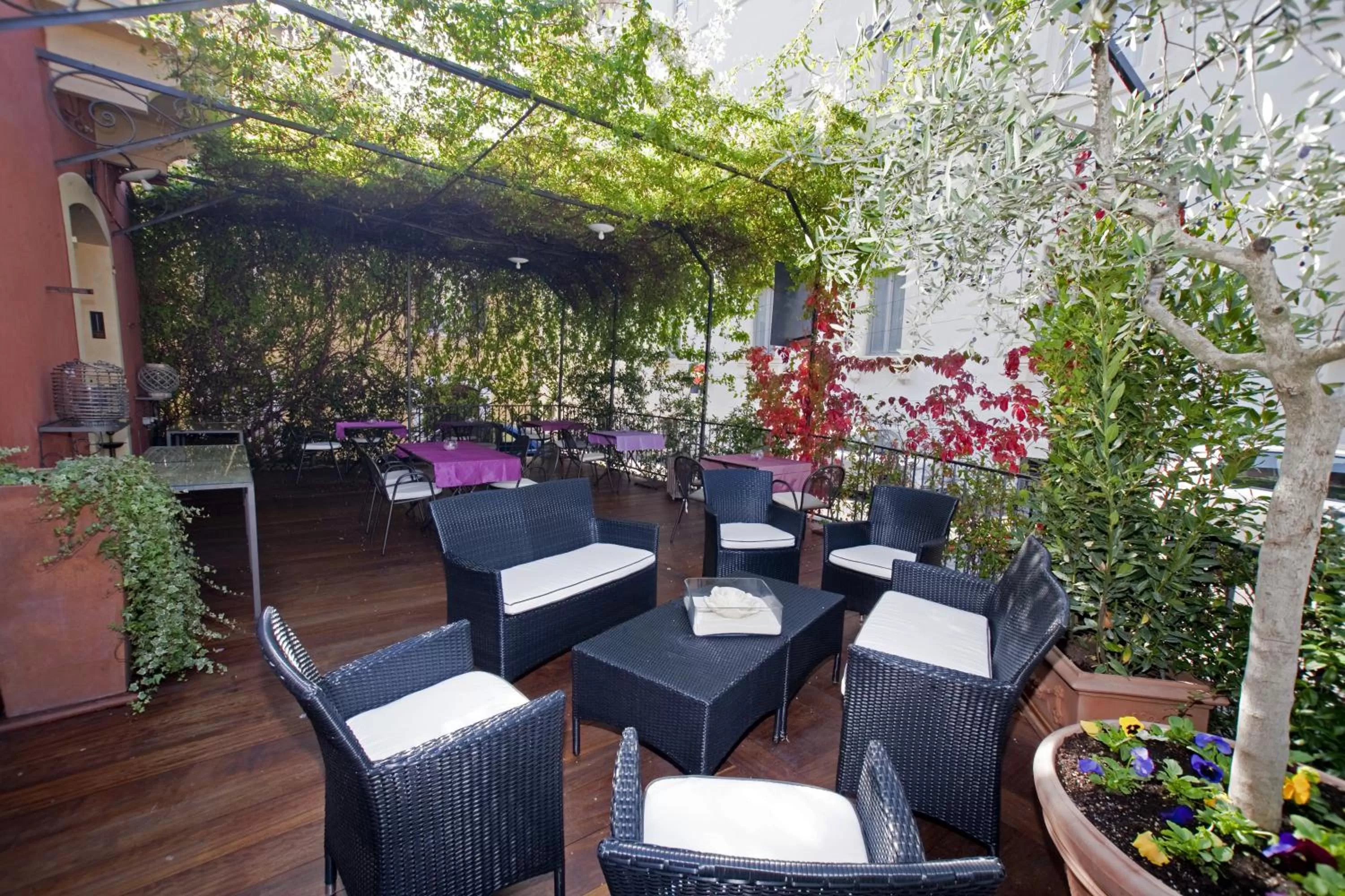 Patio in Hotel Charleston