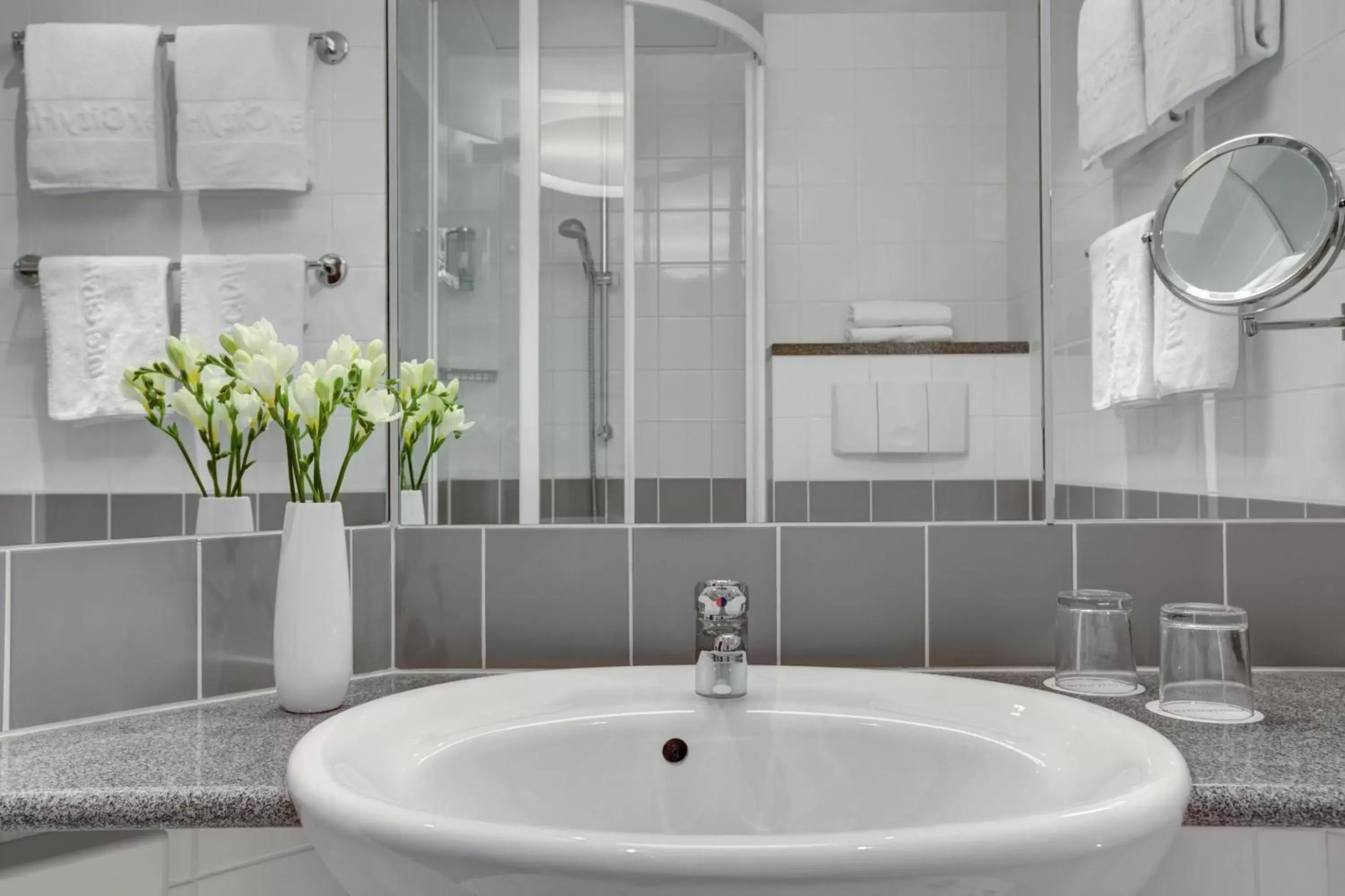 Superior Double Room in IntercityHotel Berlin Ostbahnhof Superior Double Room in IntercityHotel Berlin Ostbahnhof