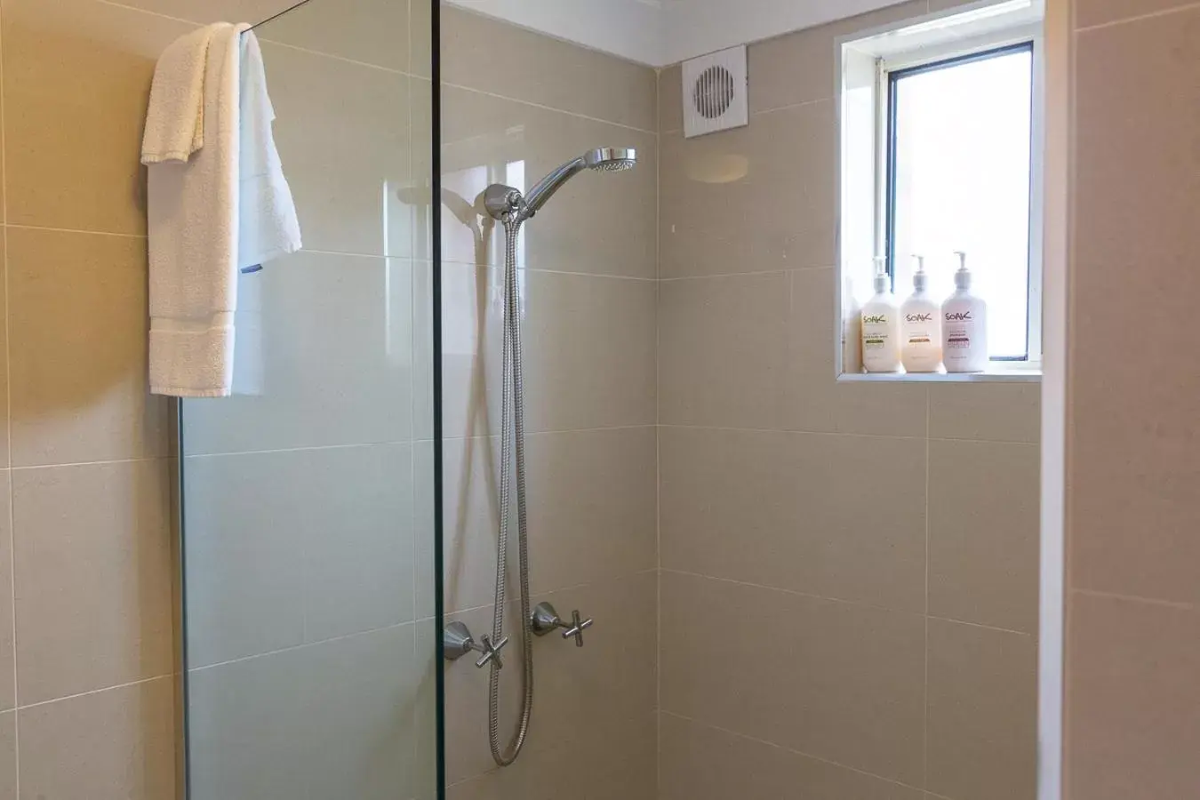 Double or Twin Room in The Crossing Motel Double or Twin Room in The Crossing Motel