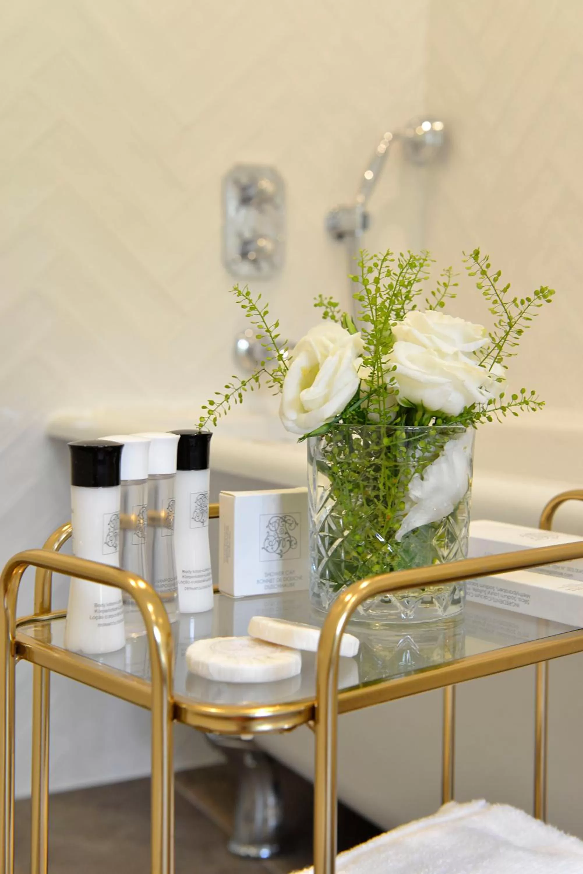 Bathroom in Château Saint Gilles - Bayeux