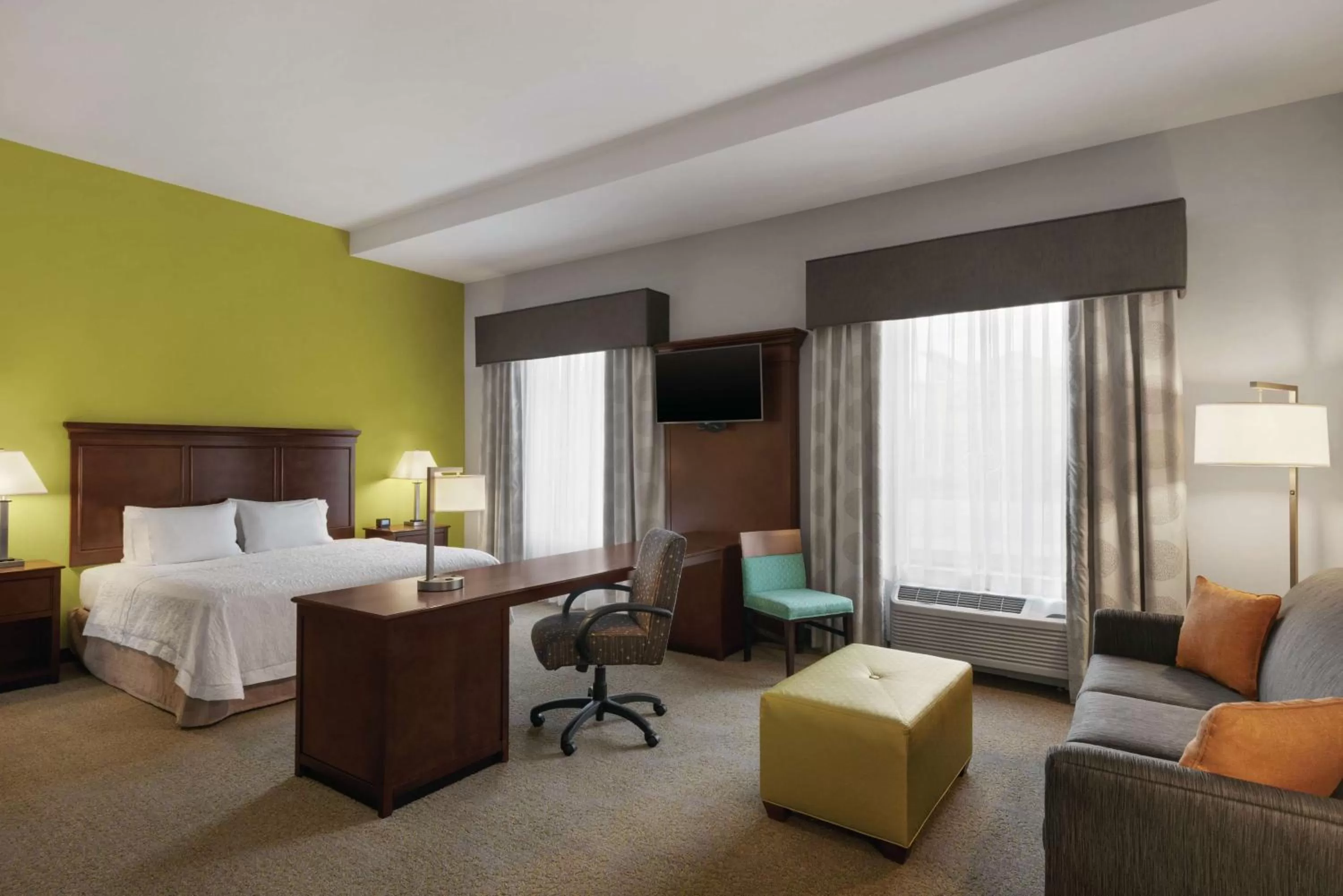 Bedroom, Bed in Hampton Inn & Suites Mishawaka/South Bend at Heritage Square
