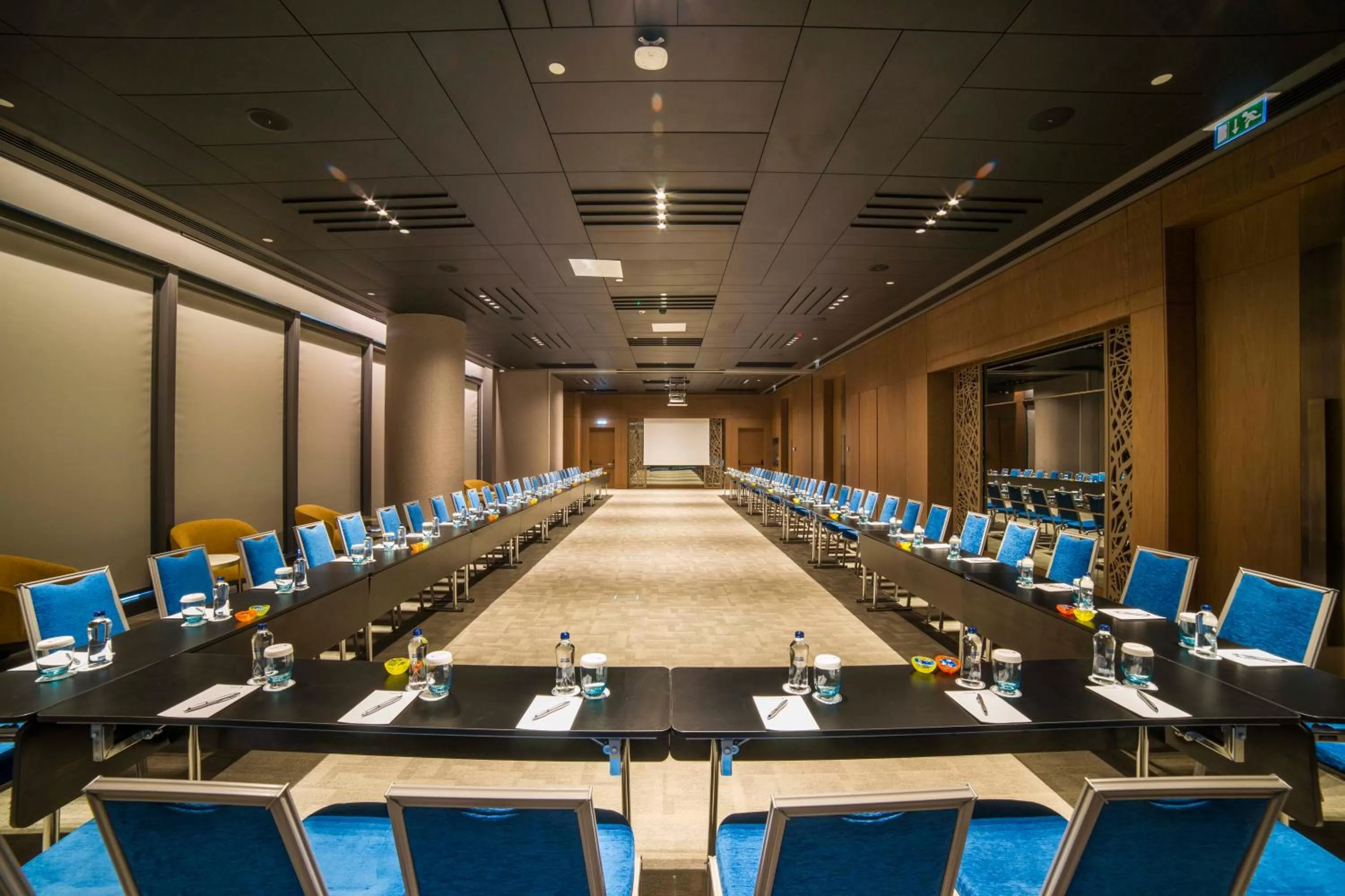 Food and drinks in Radisson Collection Hotel, Vadistanbul