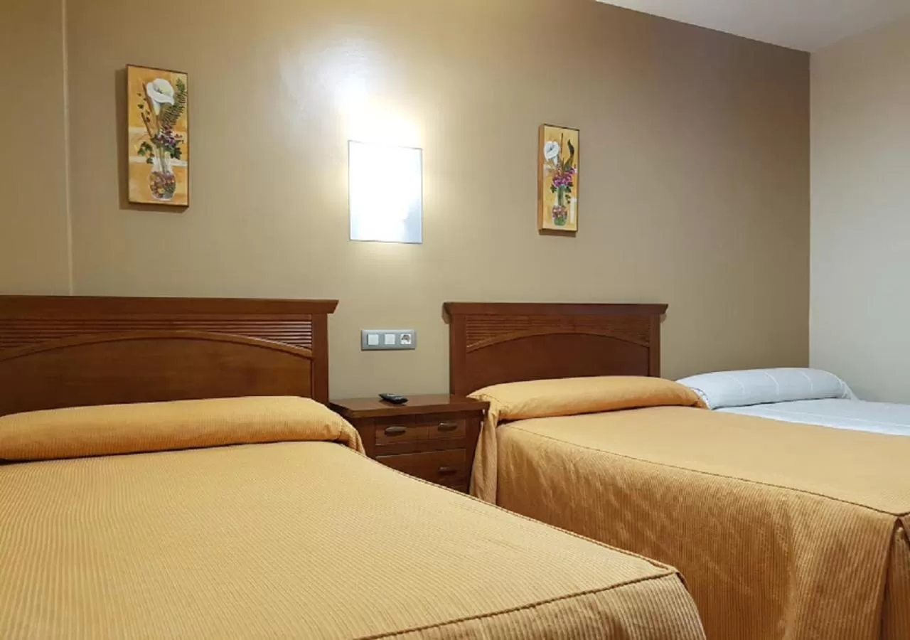 Decorative detail, Bed in Hotel Reina Isabel