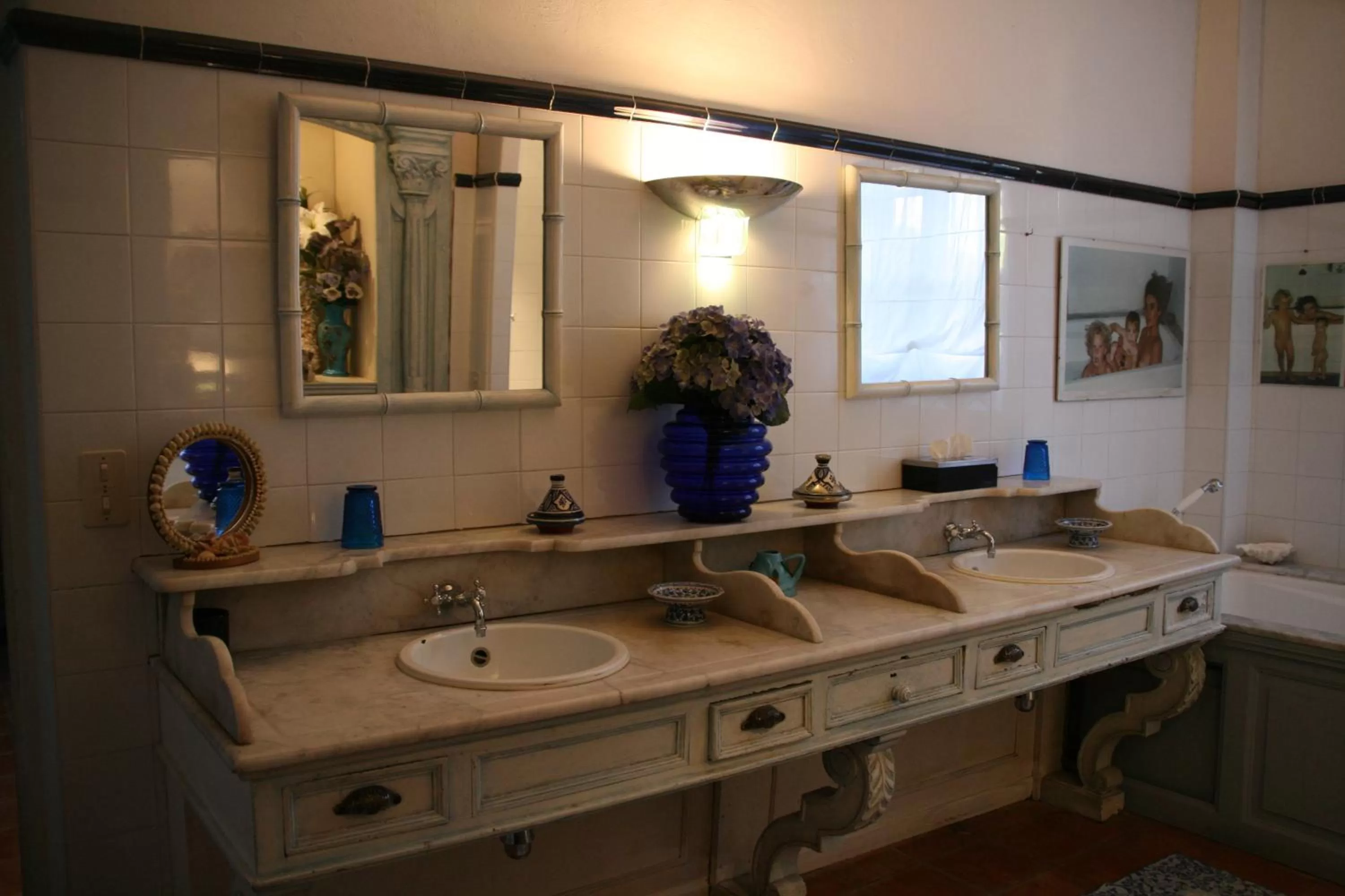 Bathroom in La Maison sur la Colline