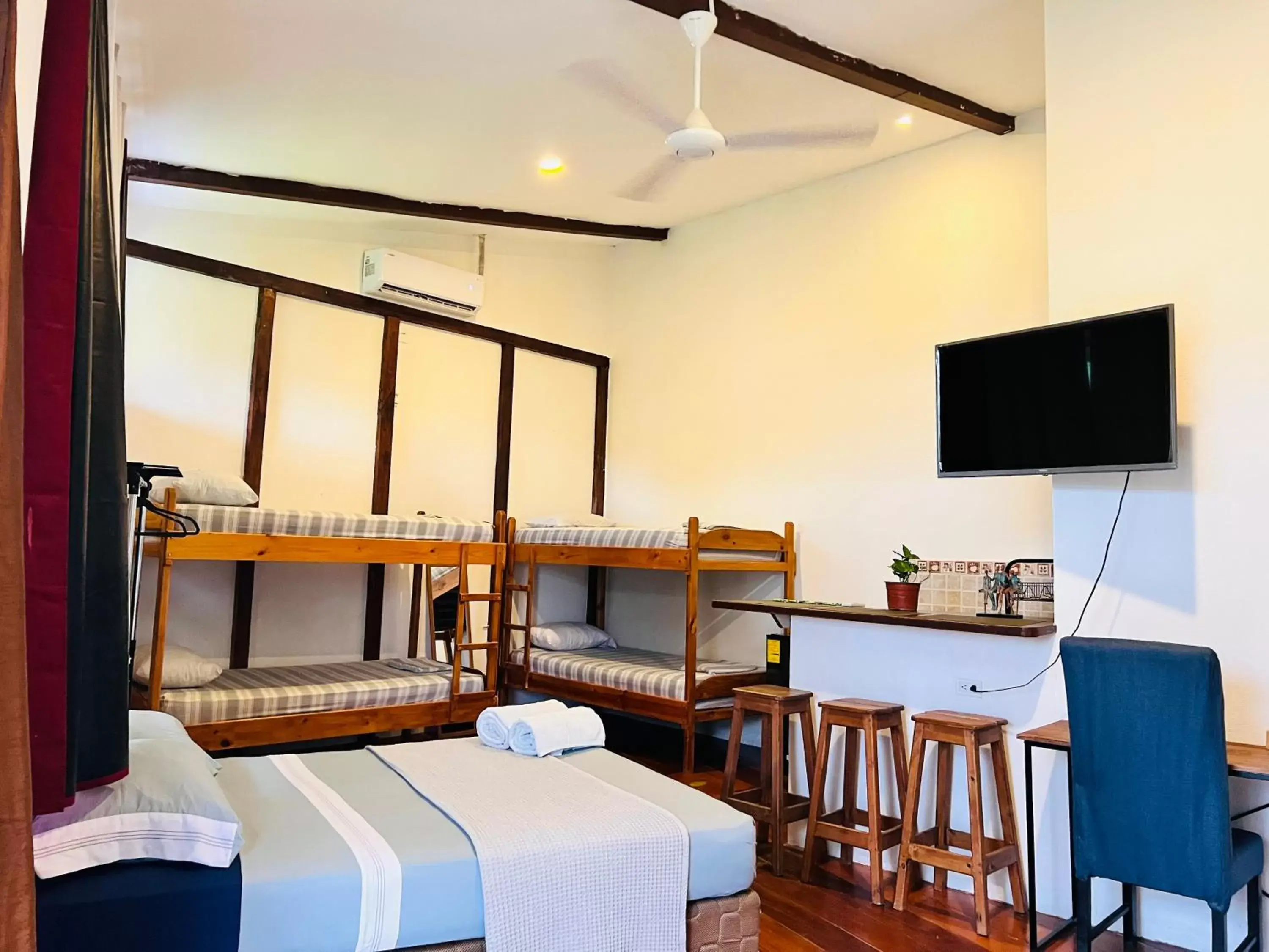 Family Room in Hotel Adventure Lodge Family Room in Hotel Adventure Lodge