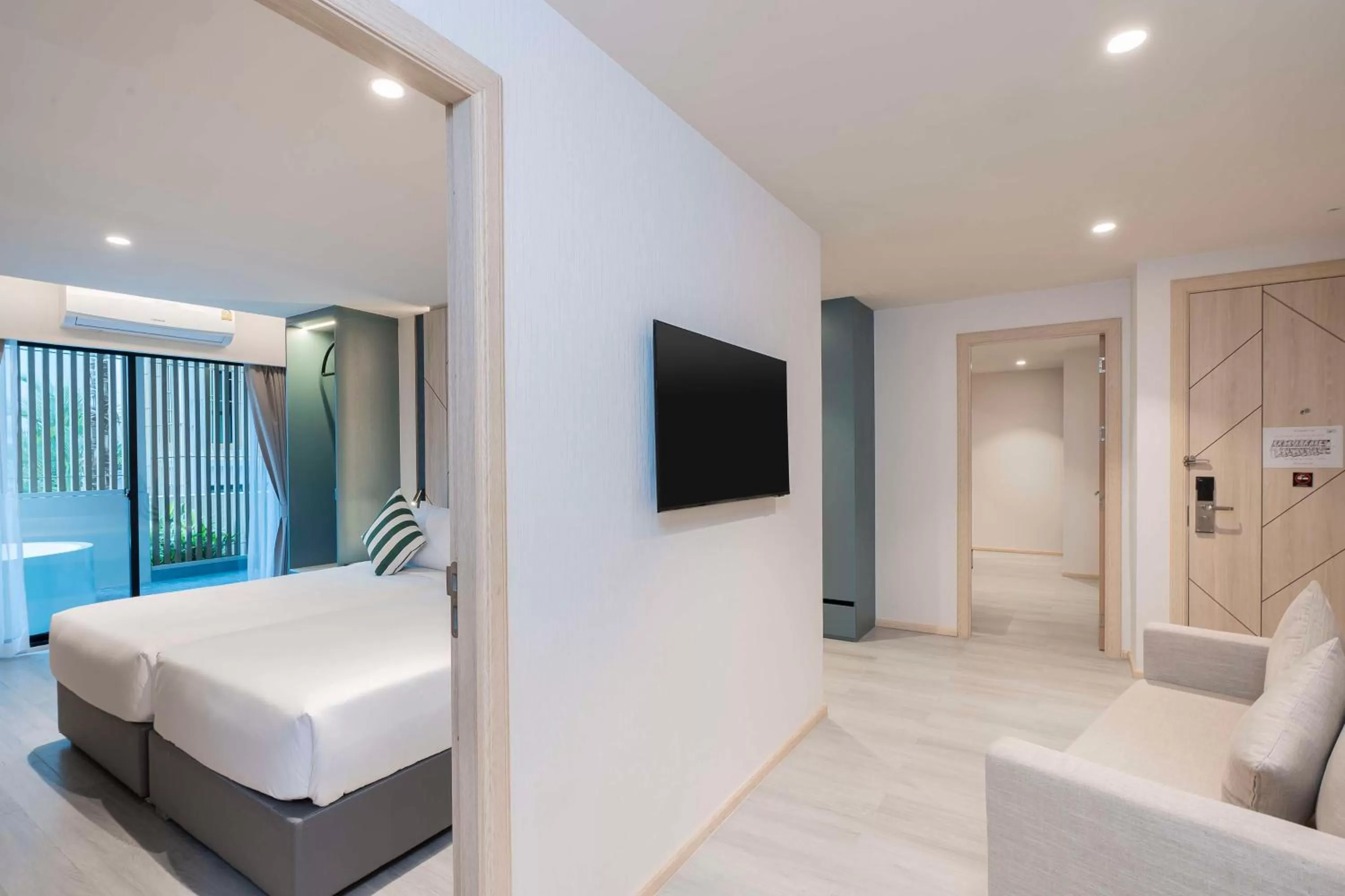 Photo of the whole room, Bed in Best Western Plus Carapace Hotel Hua Hin