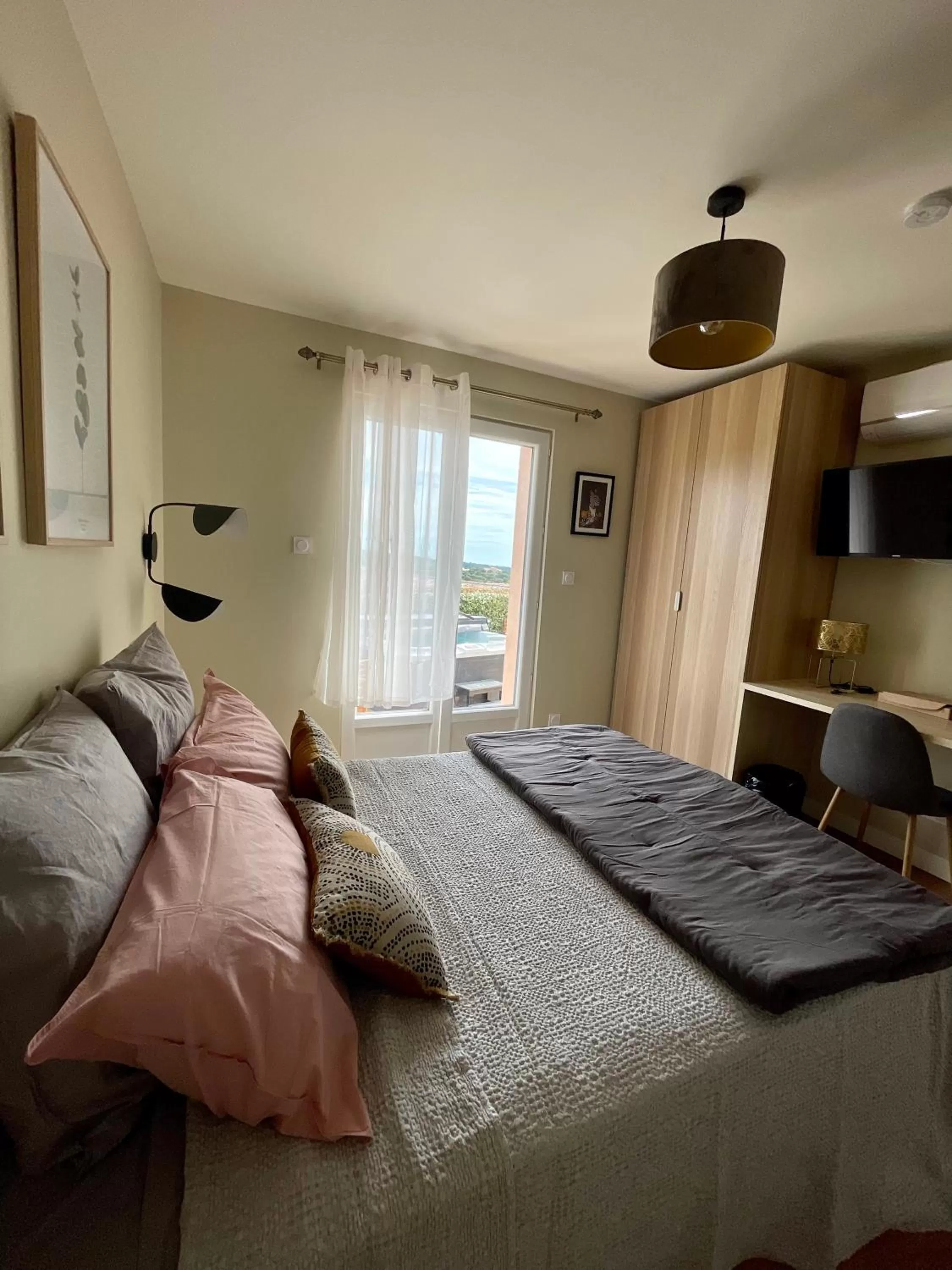 Bed in Chambre d'hôtes avec Jacuzzi Ventoux Cocoon