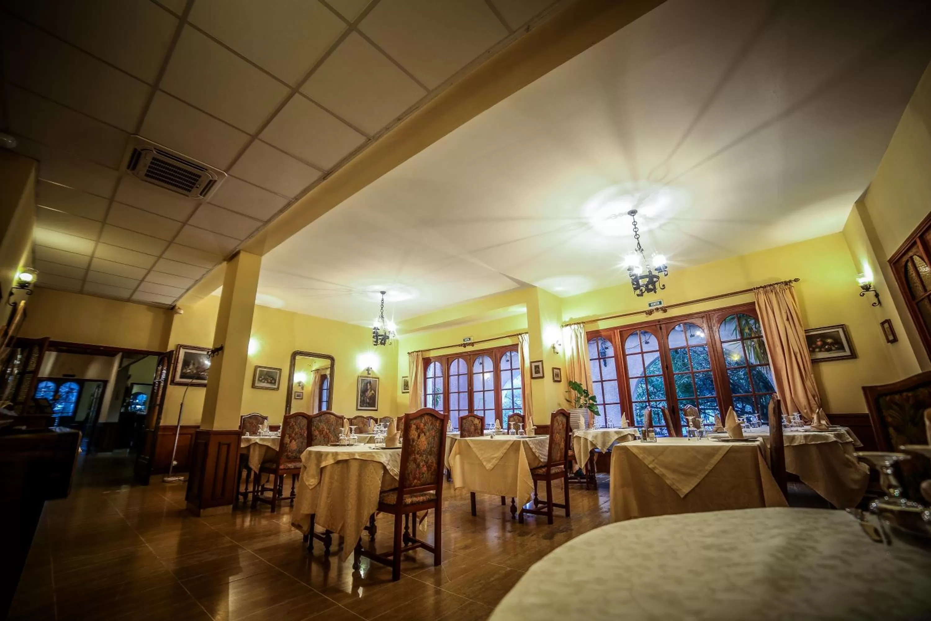 Restaurant/places to eat in Castellu Rossu