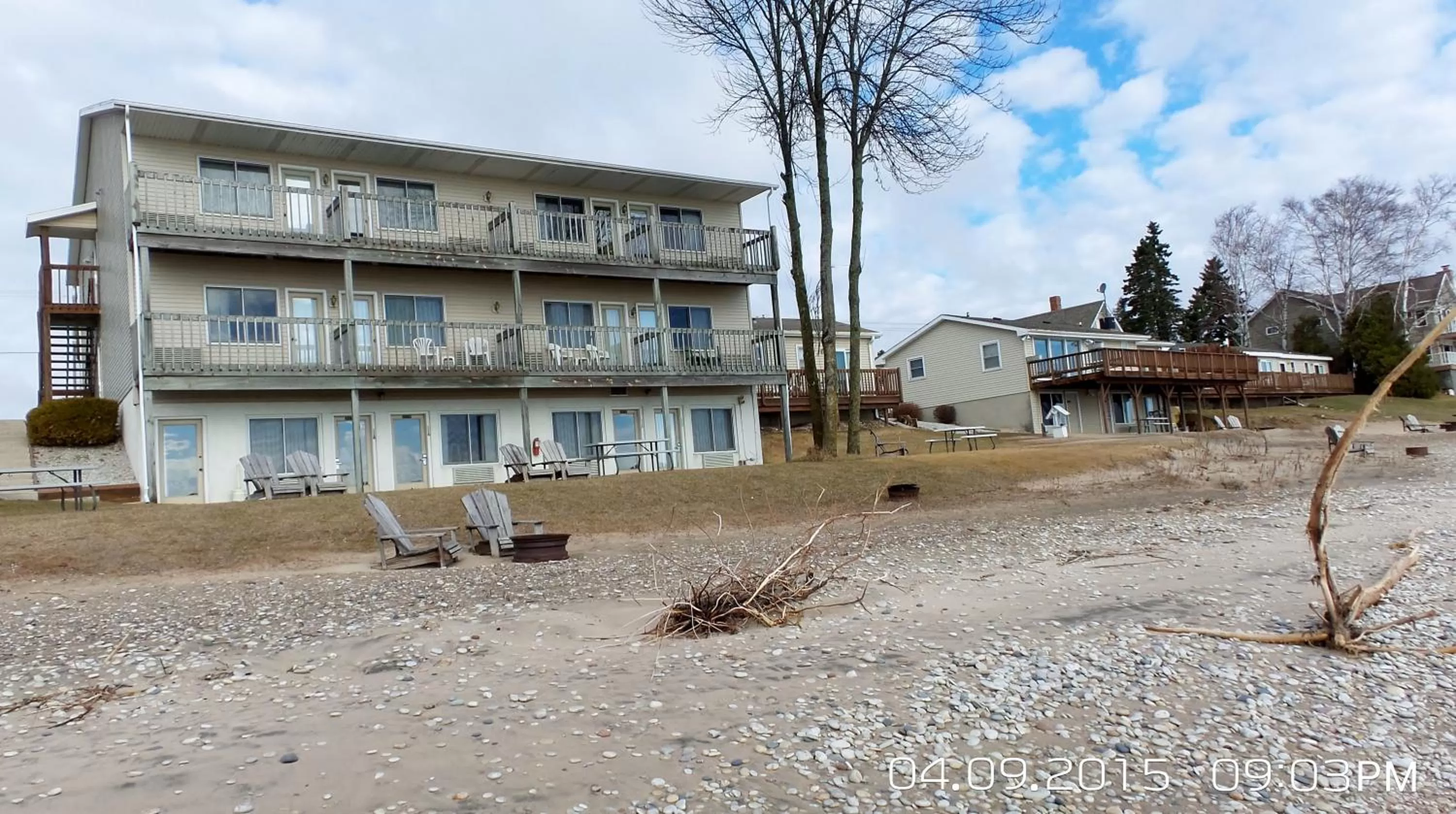 Property building in Algoma Beach Motel