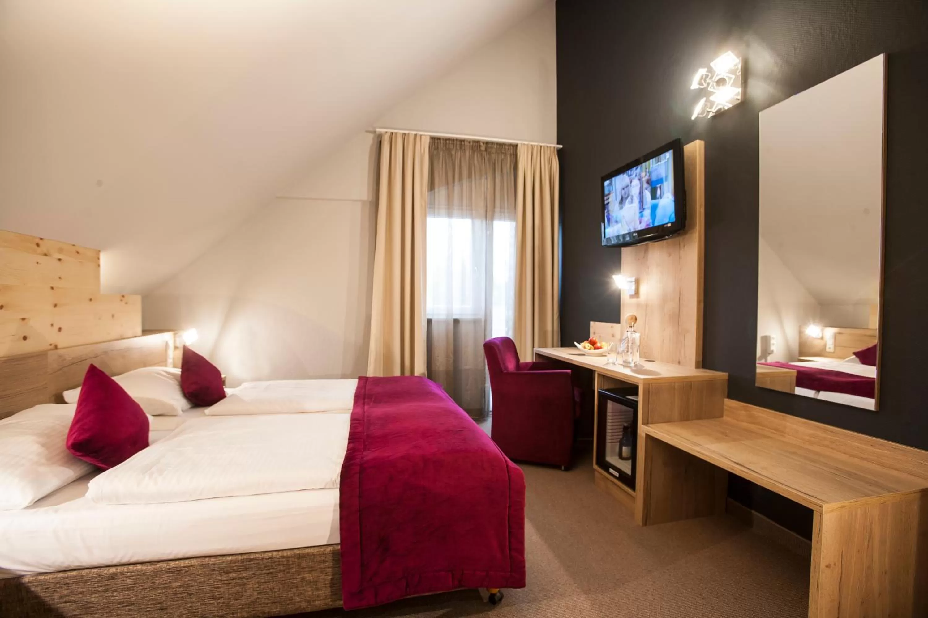 Bed in Amalienburg - Boutique & Boarding Hotel