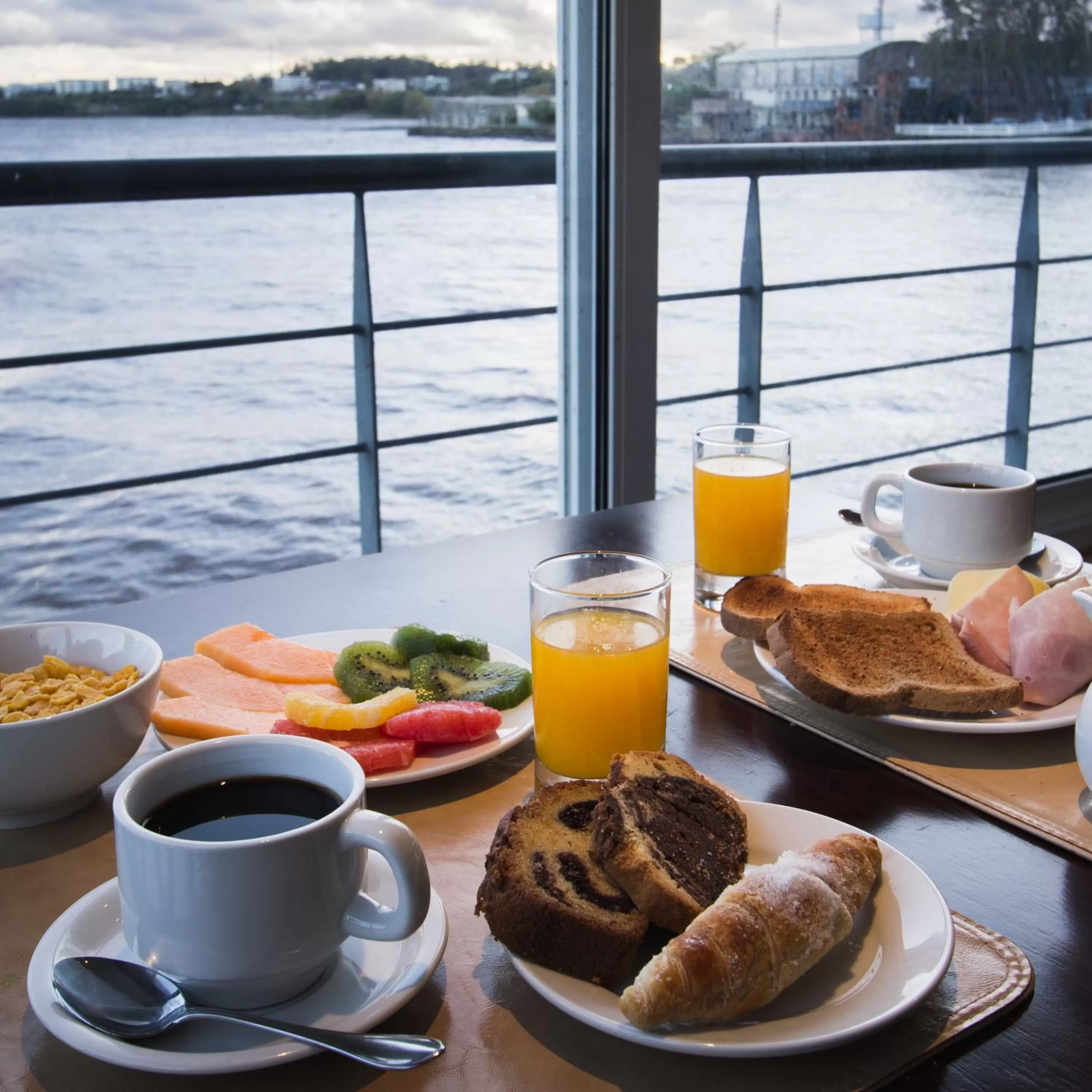 Restaurant/places to eat in Radisson Hotel Colonia del Sacramento