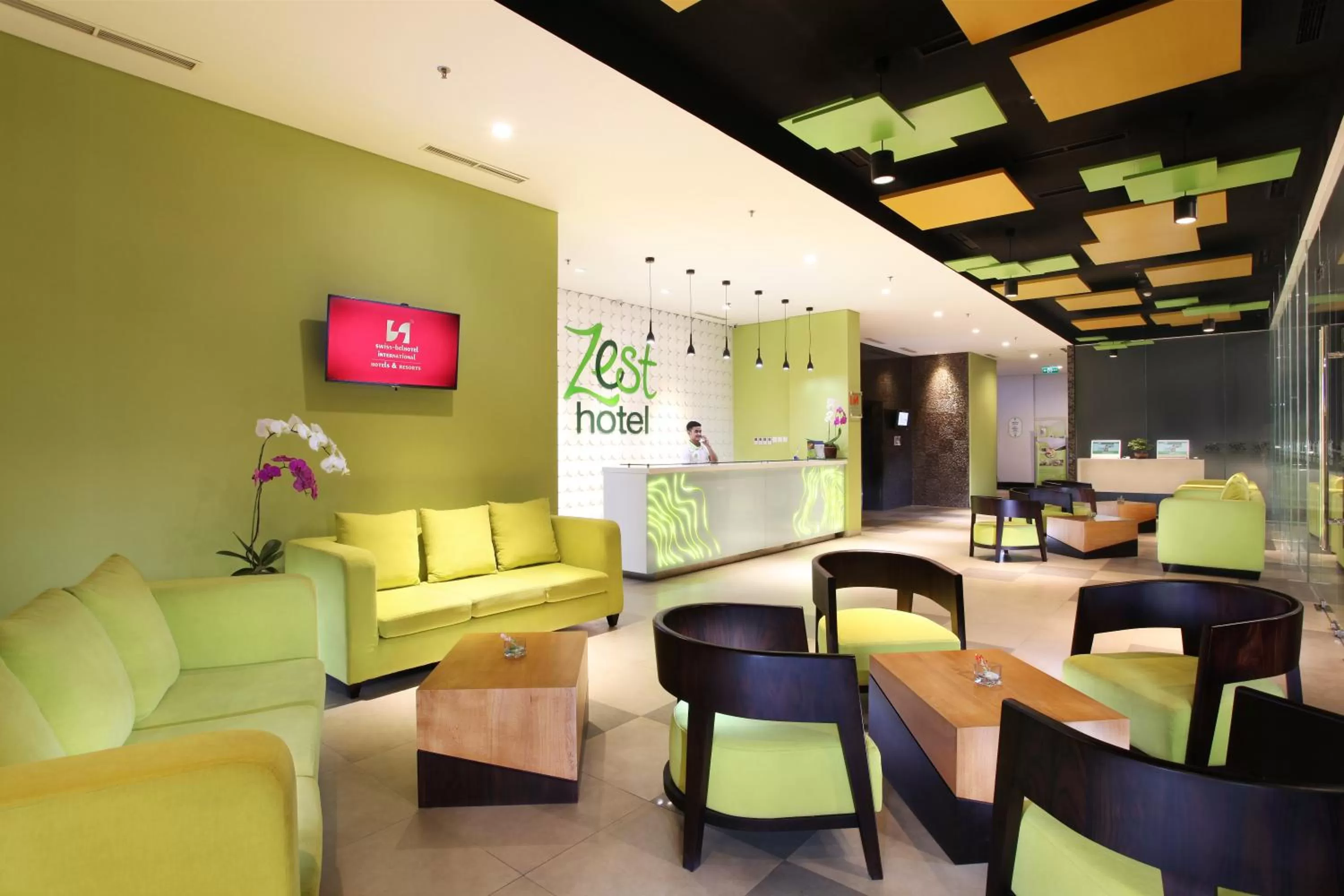 Lobby or reception in Zest Sukajadi Bandung by Swiss-Belhotel International