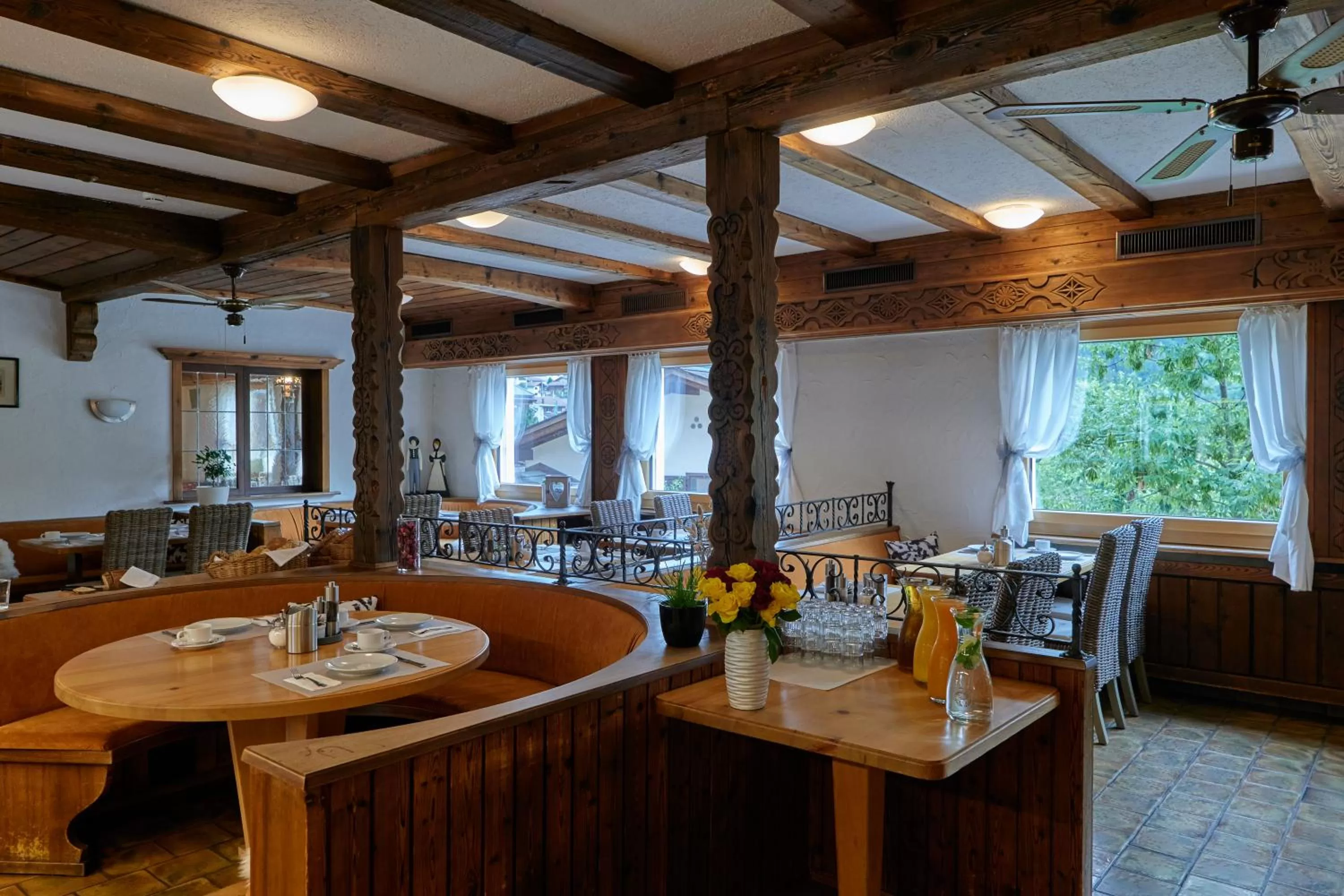 Restaurant/places to eat in Madrisa Lodge