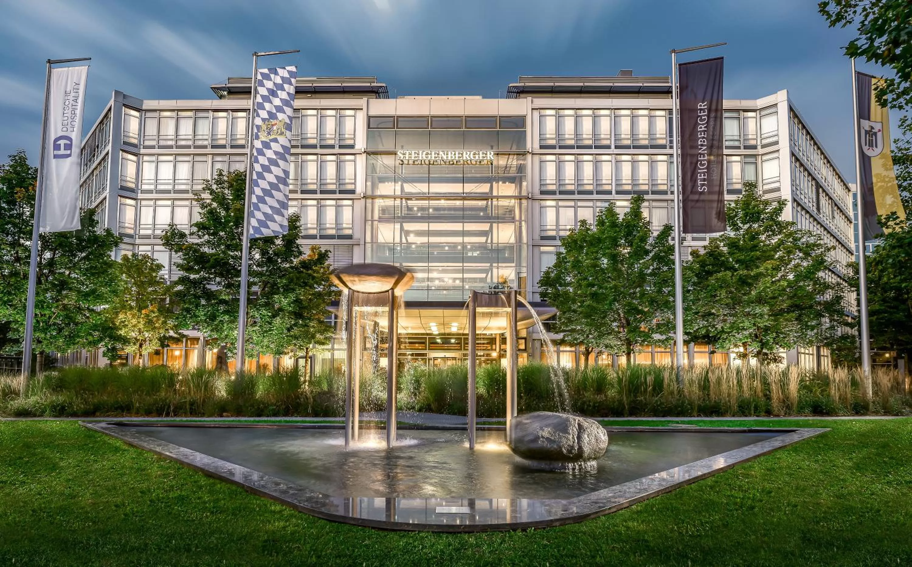 Nearby landmark in Steigenberger Hotel München